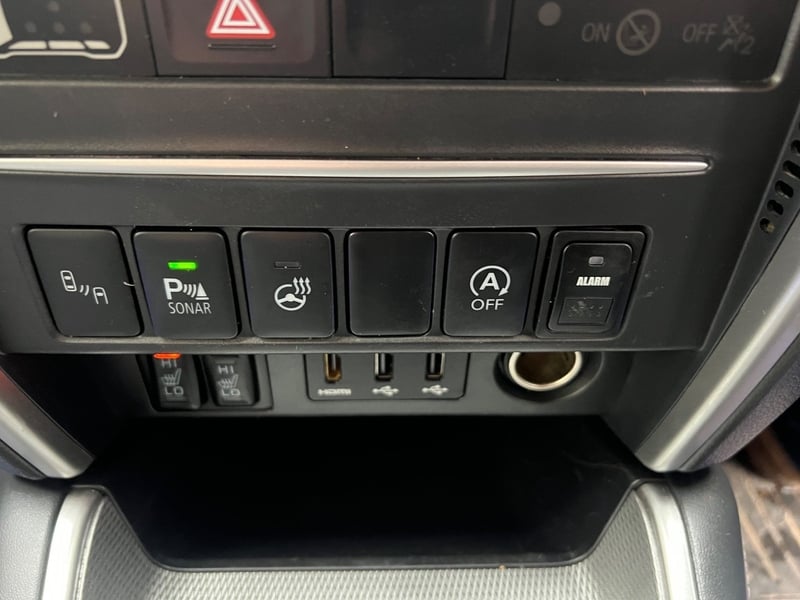 [ berth ]Mitsubishi L200