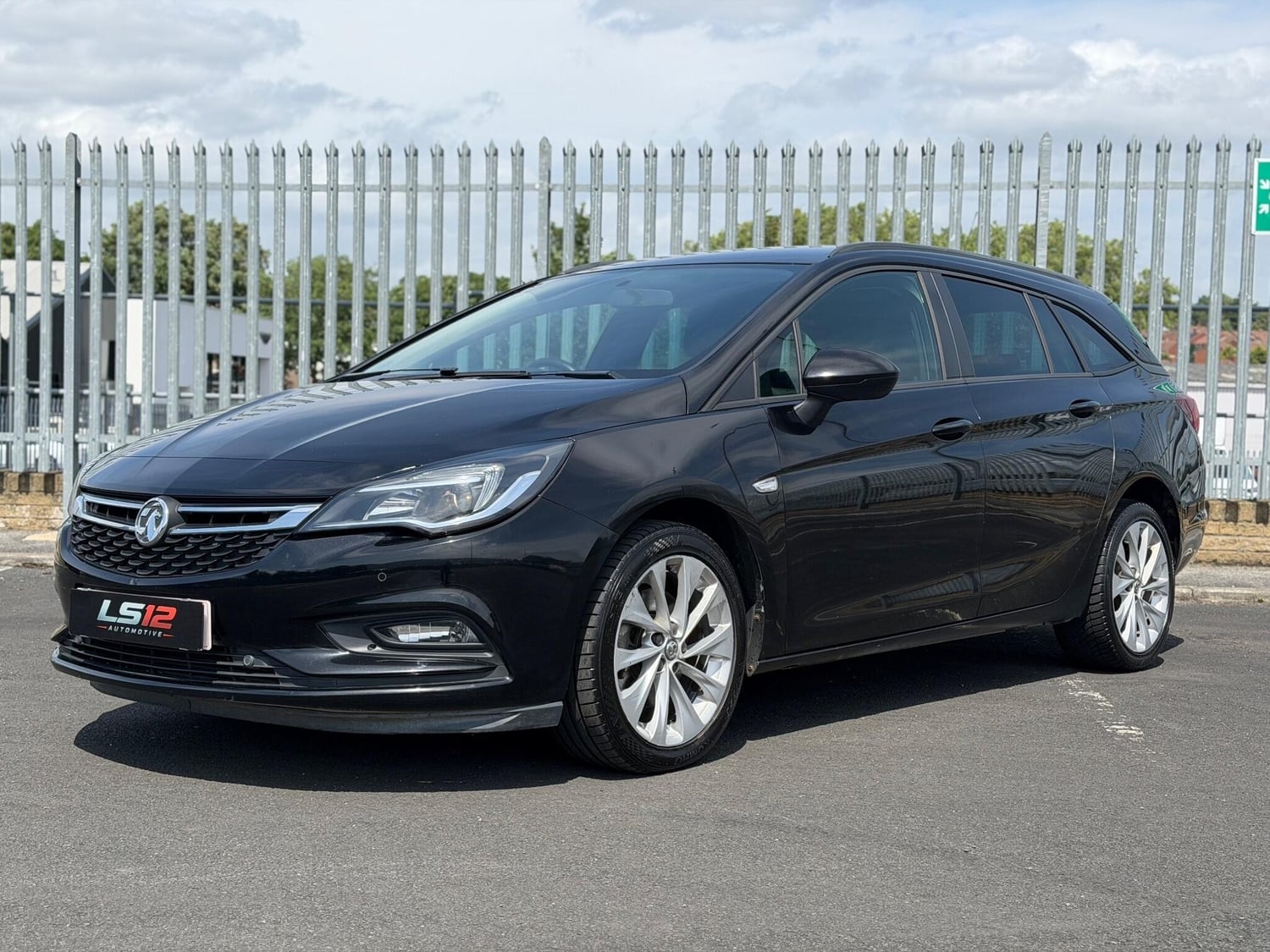 [ berth ]Vauxhall Astra