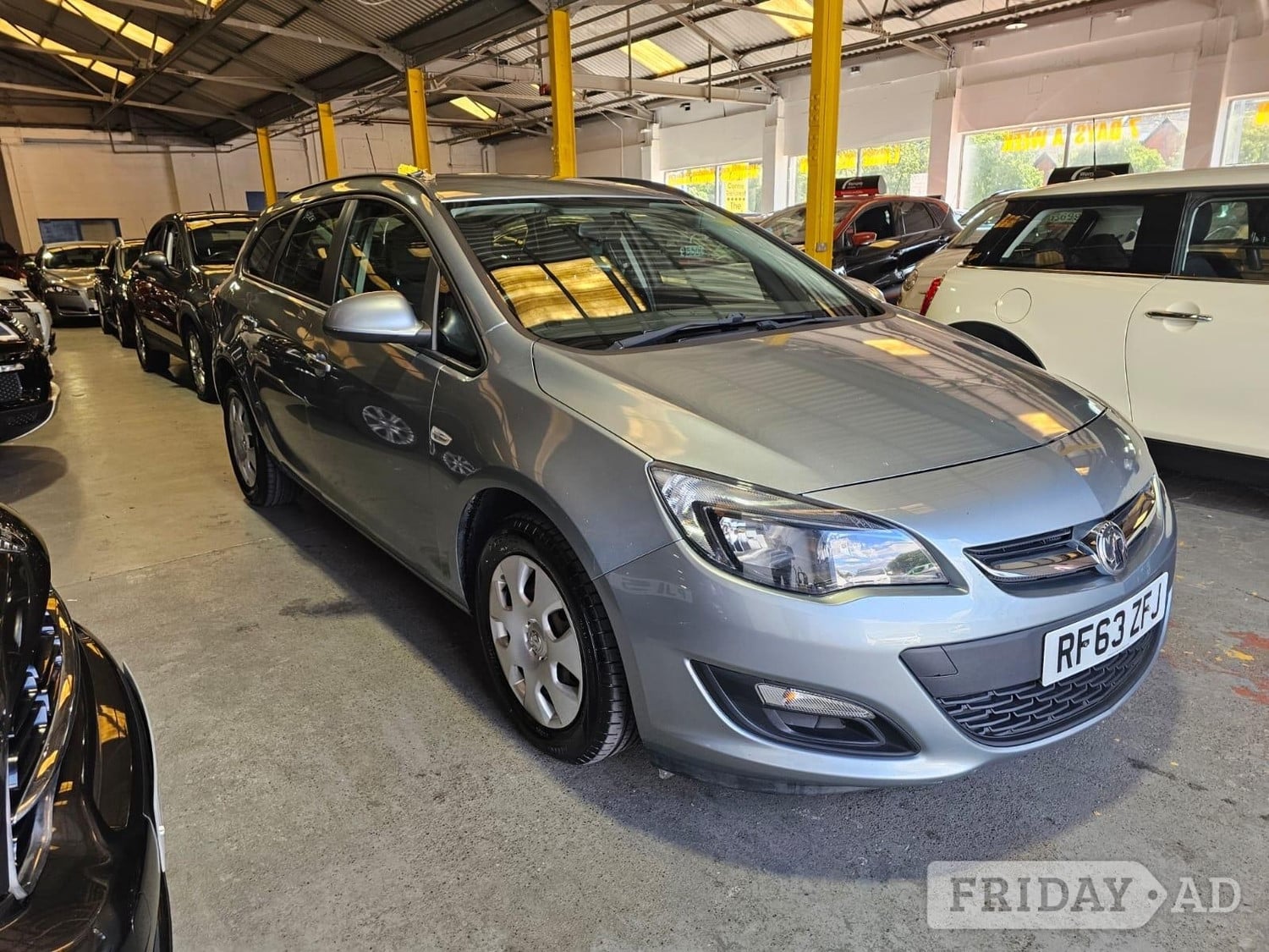 Vauxhall Astra 2013 in Pontypridd