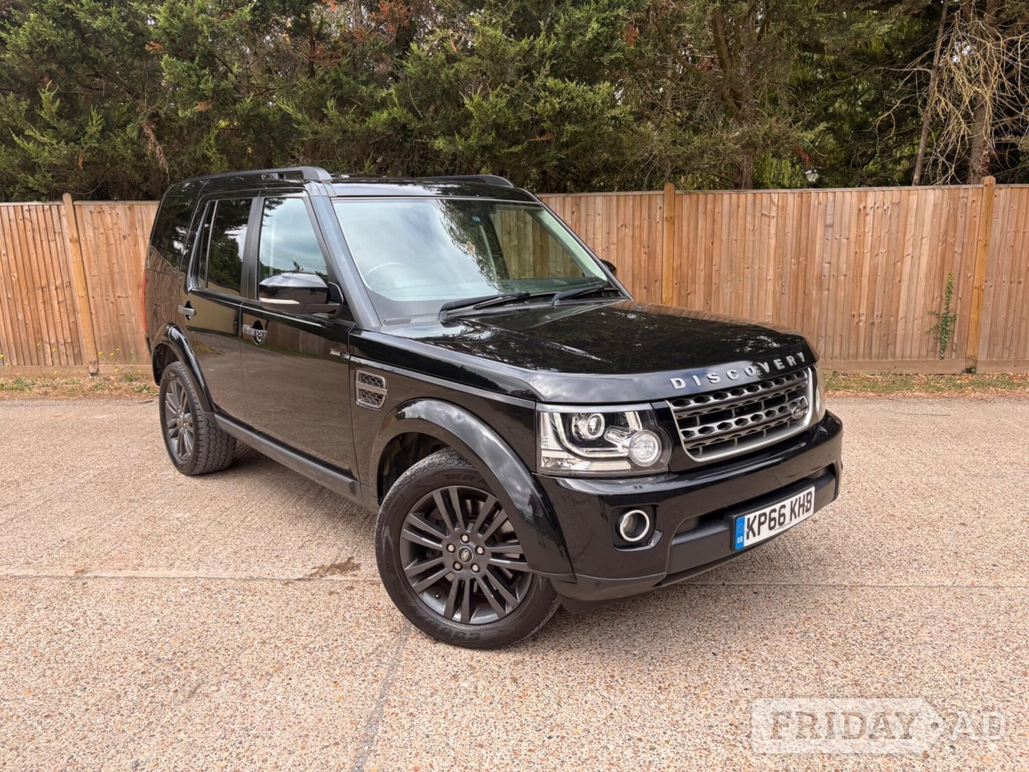 Land Rover Discovery 4 2016 - Cars in Tonbridge