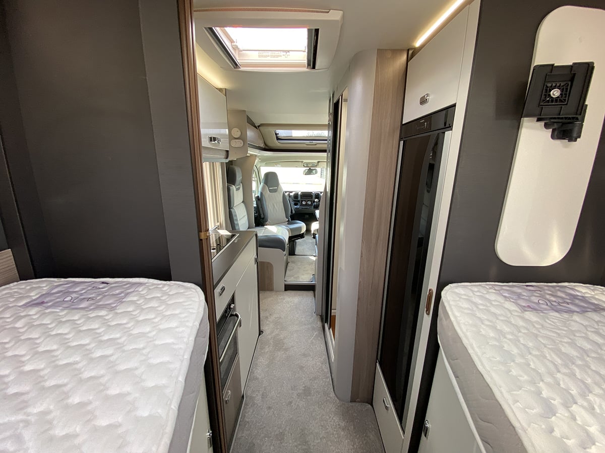 [4 berth ]Swift Ascari 384