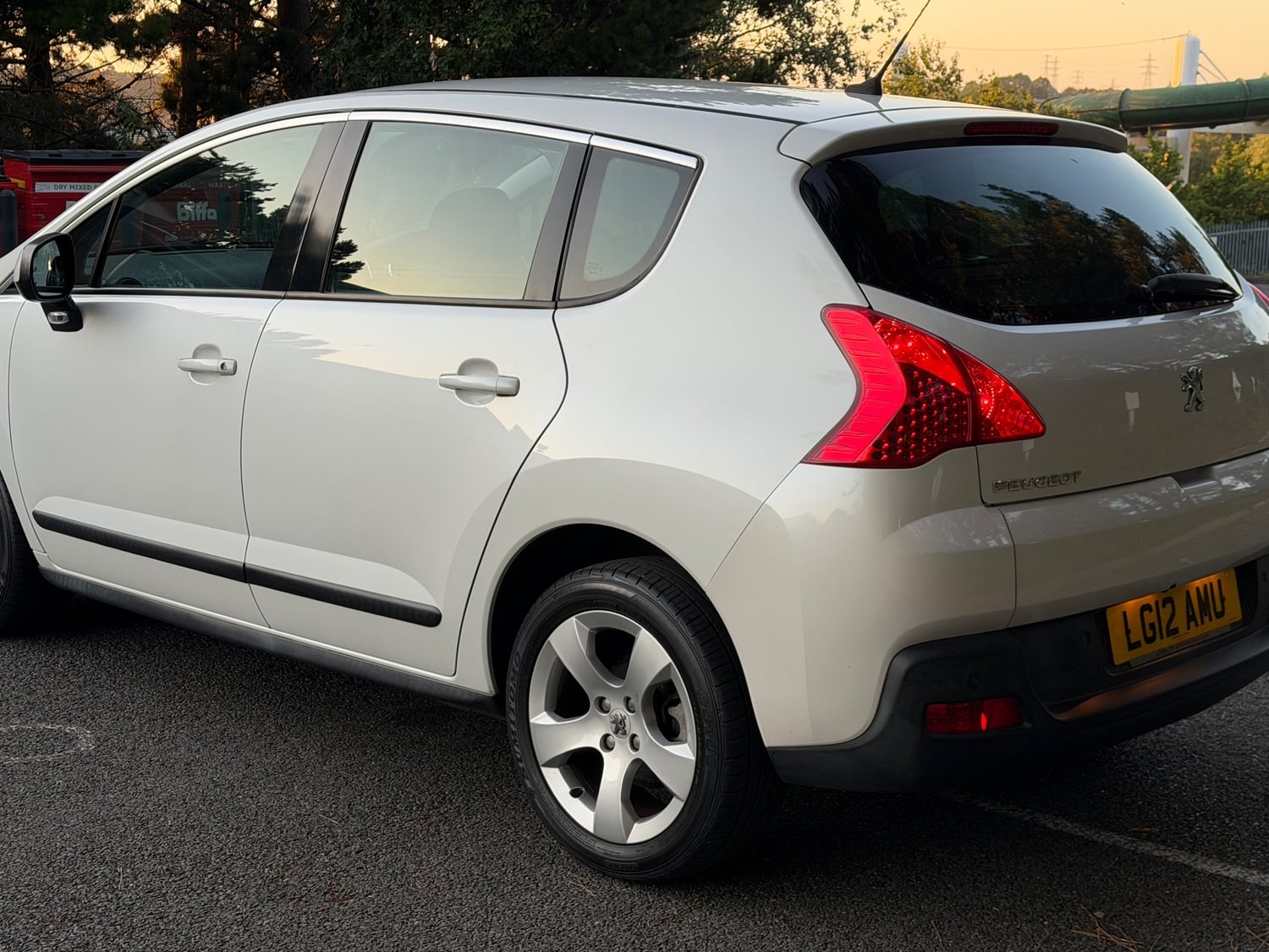 Peugeot 3008 2012 - Cars
