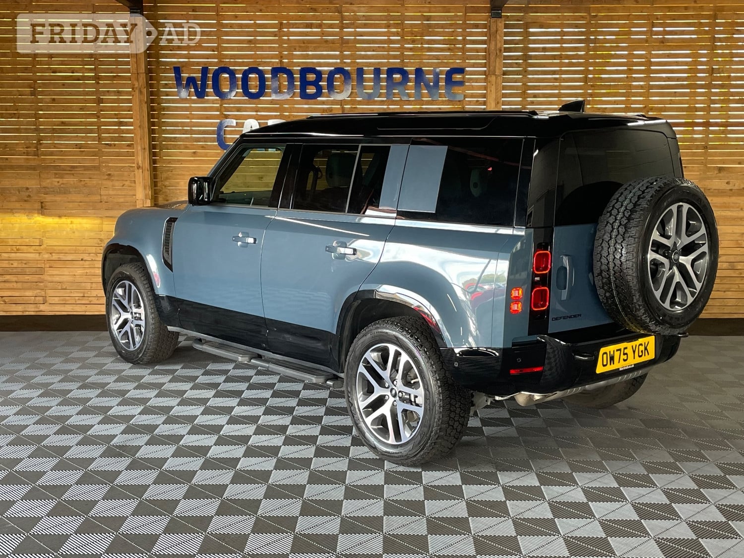 [ berth ]Land Rover Defender 110