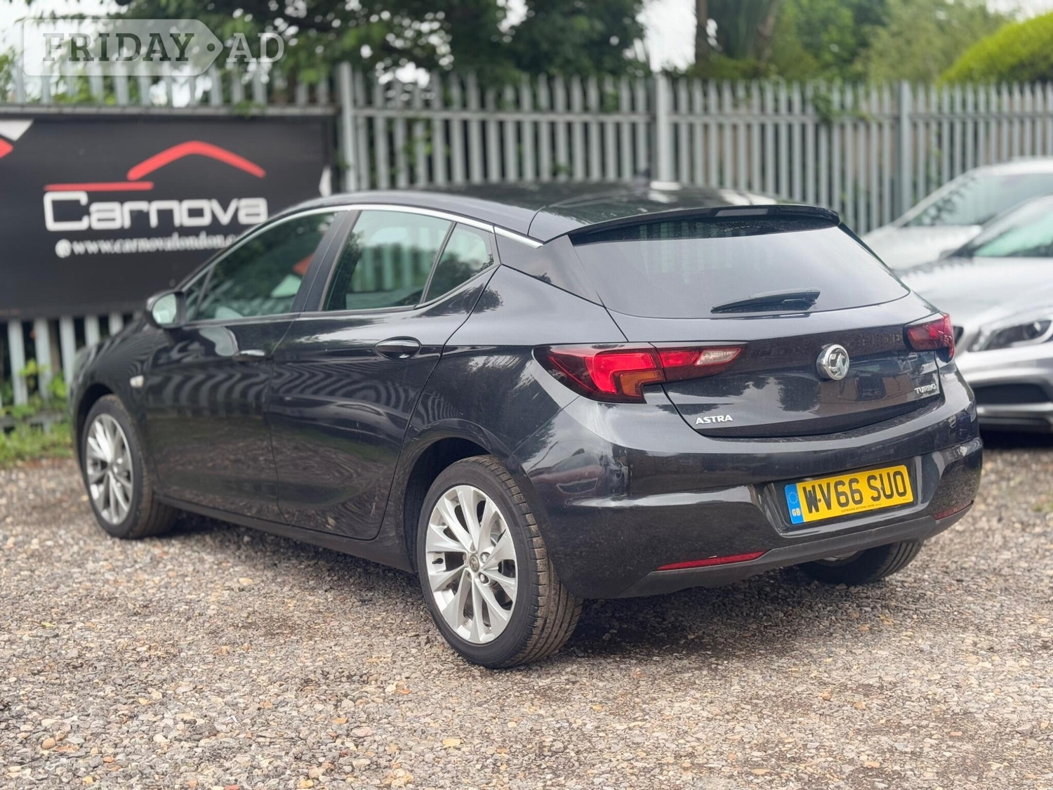 [ berth ]Vauxhall Astra