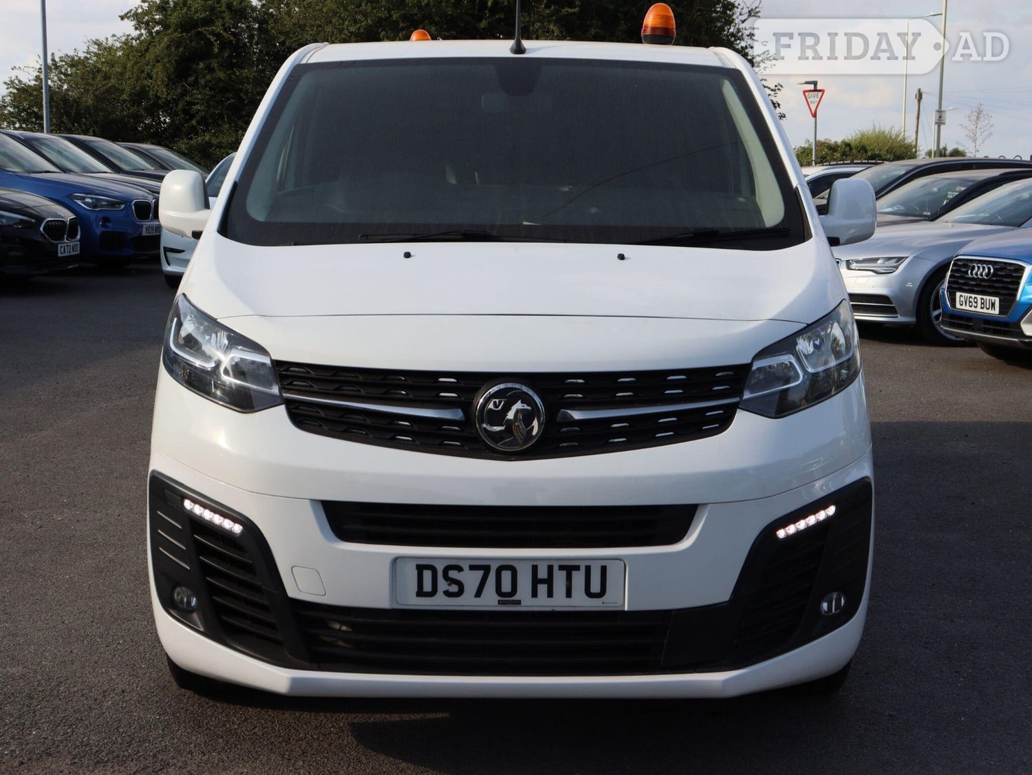 [ berth ]Vauxhall Vivaro