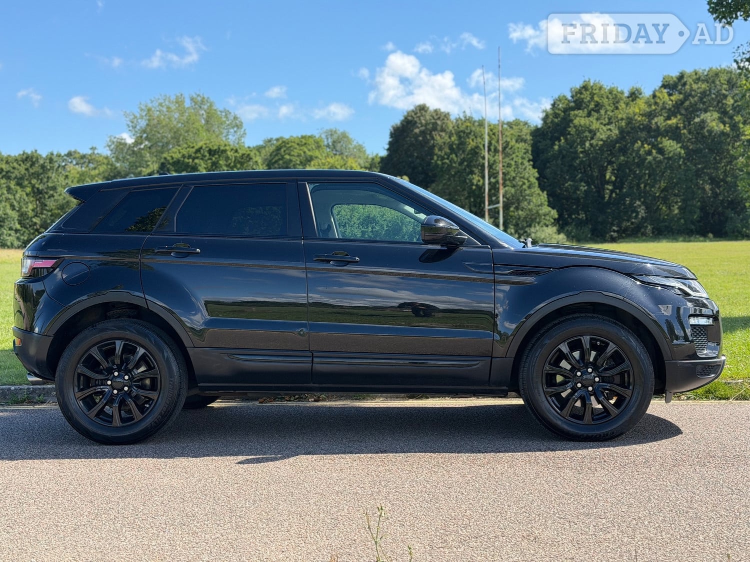 [ berth ]Land Rover Range Rover Evoque