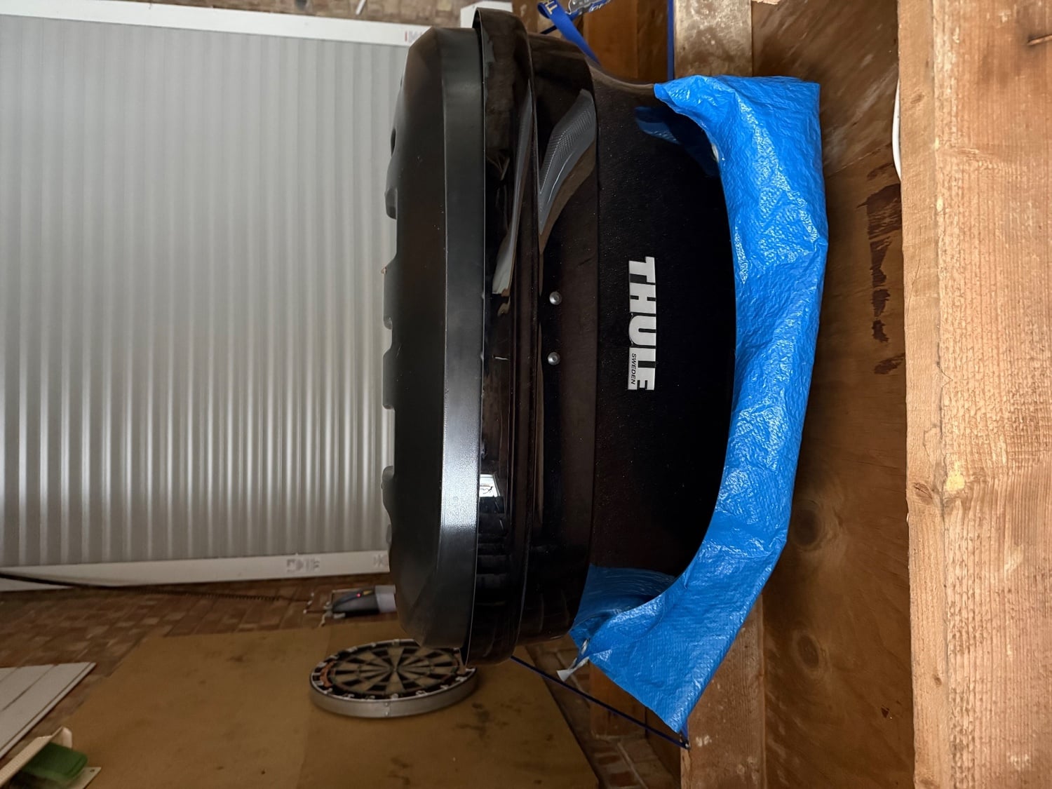 Thule pacific 200 roof box glossy black in Portsmouth