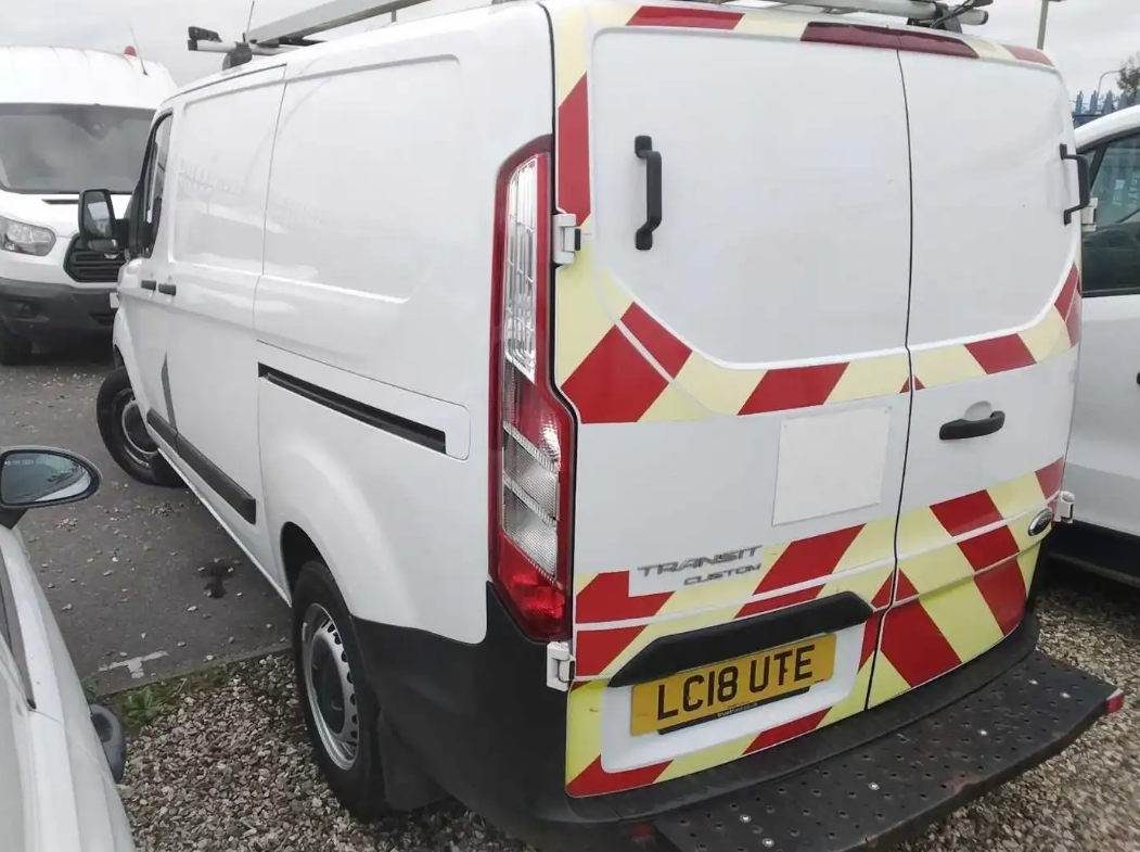 [ berth ]Ford Transit Custom