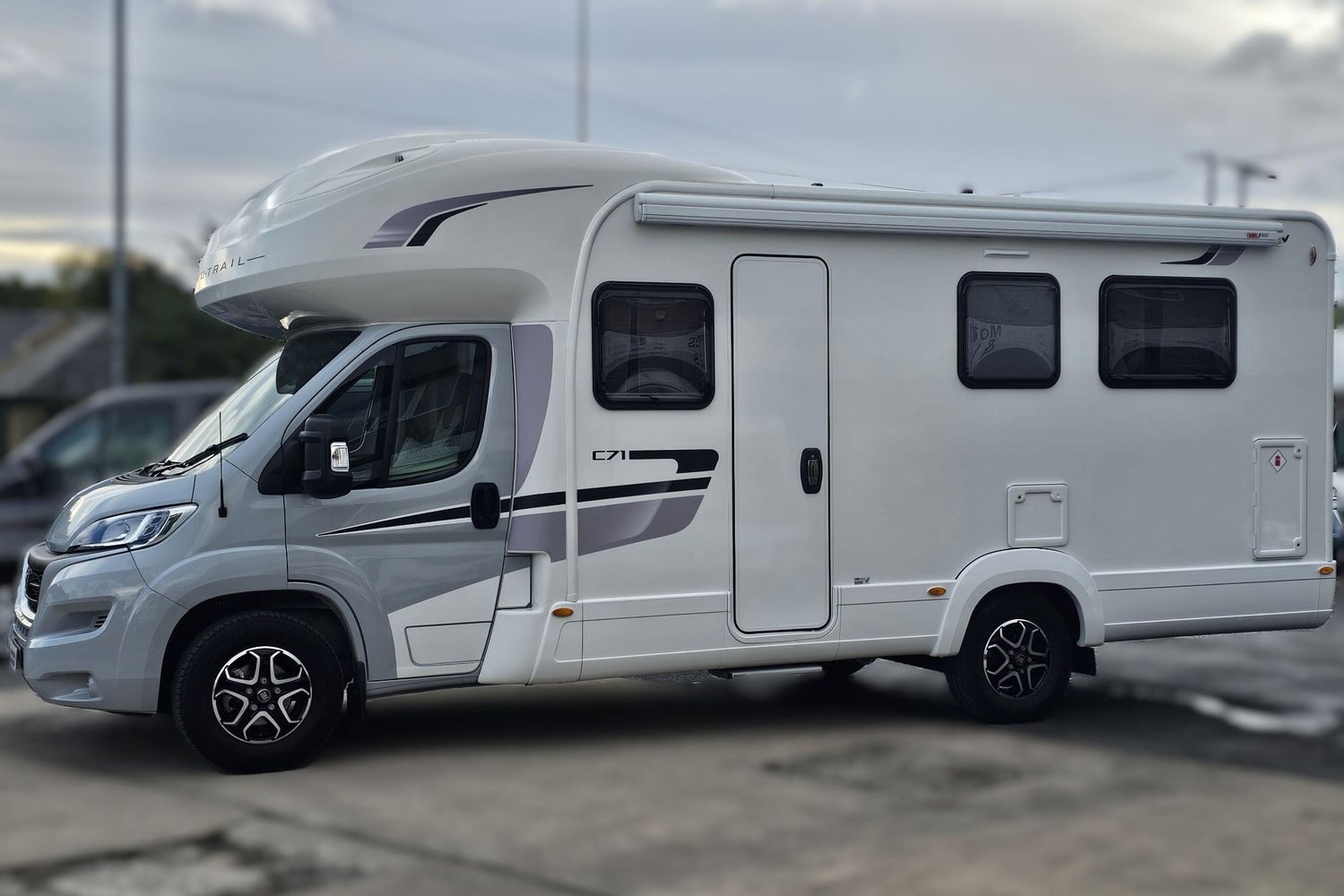 Auto-Trail Expedition C71 Coachbuilt 6 Berth Motorhome - AUTOMATIC*Alloys 2023 for sale - Motorhomes & Caravans in Halifax