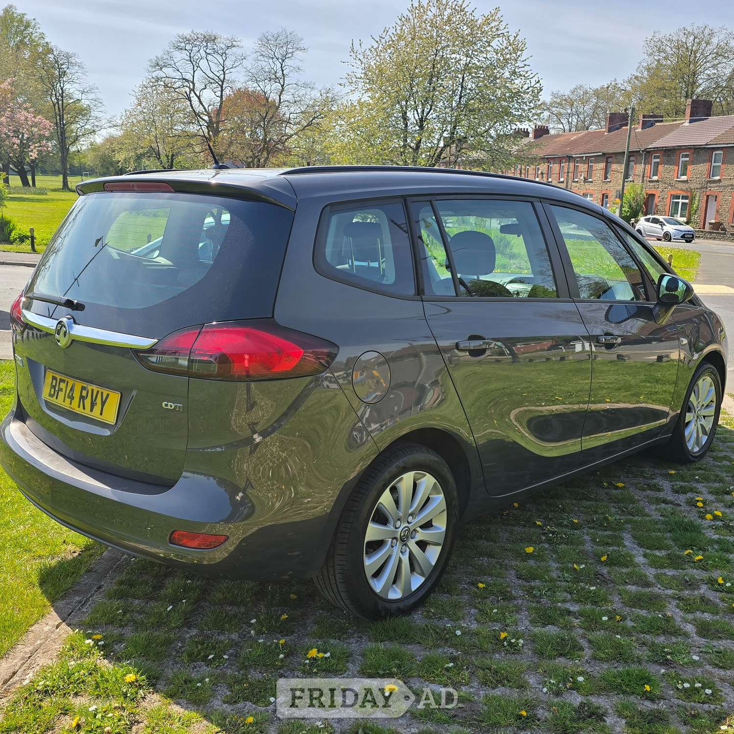 [ berth ]Vauxhall Zafira Tourer
