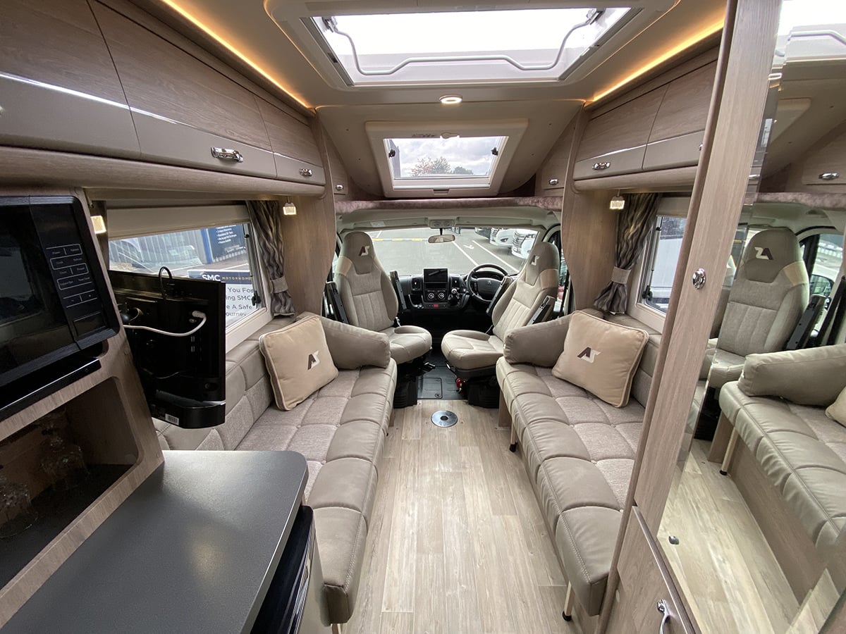 [2 berth ]Auto-Sleepers Nuevo EK