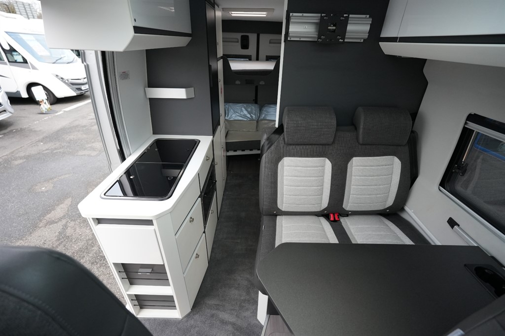 [5 berth ]Adria Van Twin Supreme 640 SPB Family