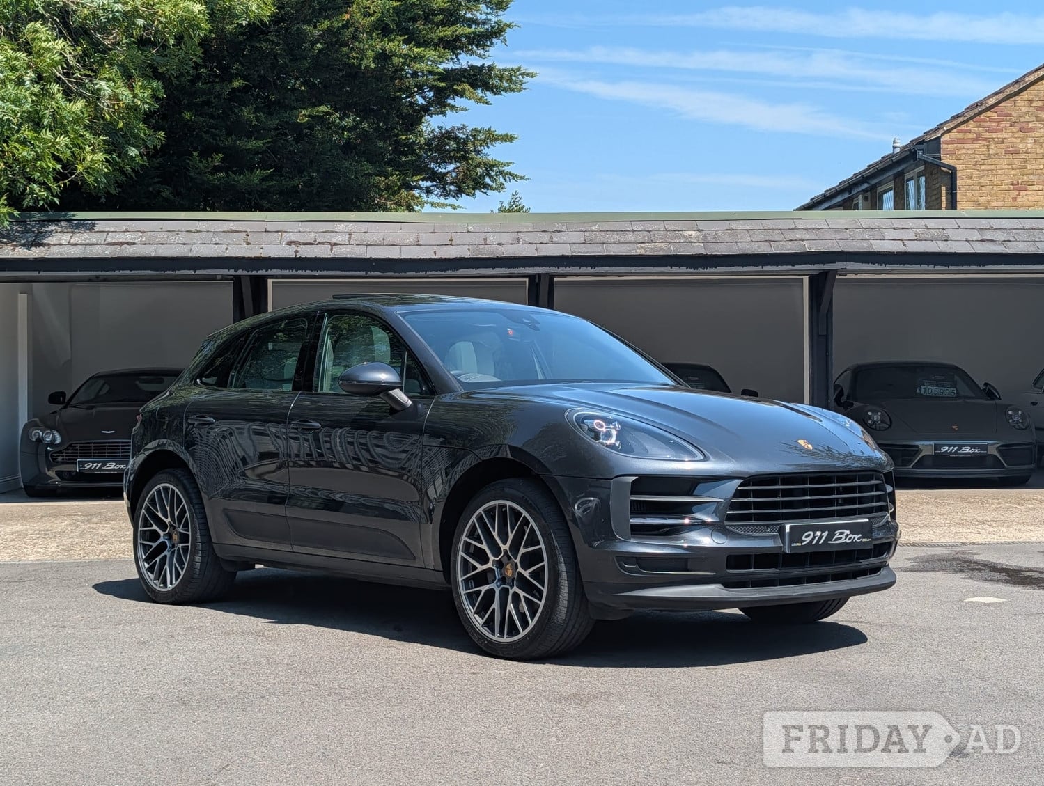 Porsche Macan 2021 in Bromley