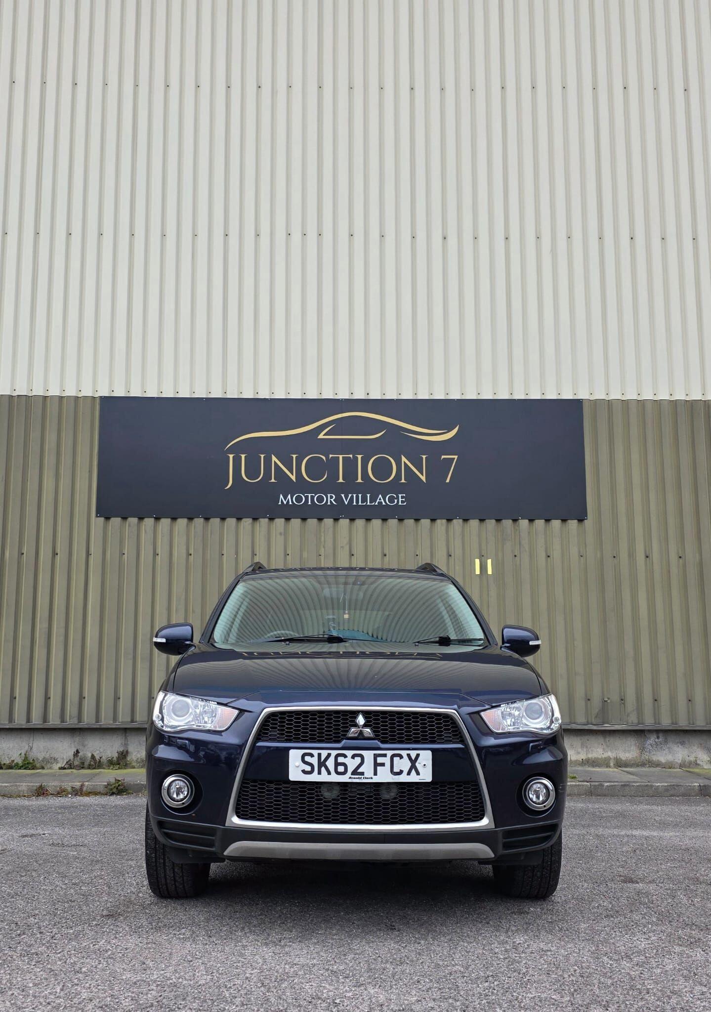 Mitsubishi Outlander 2012 - Cars in Accrington