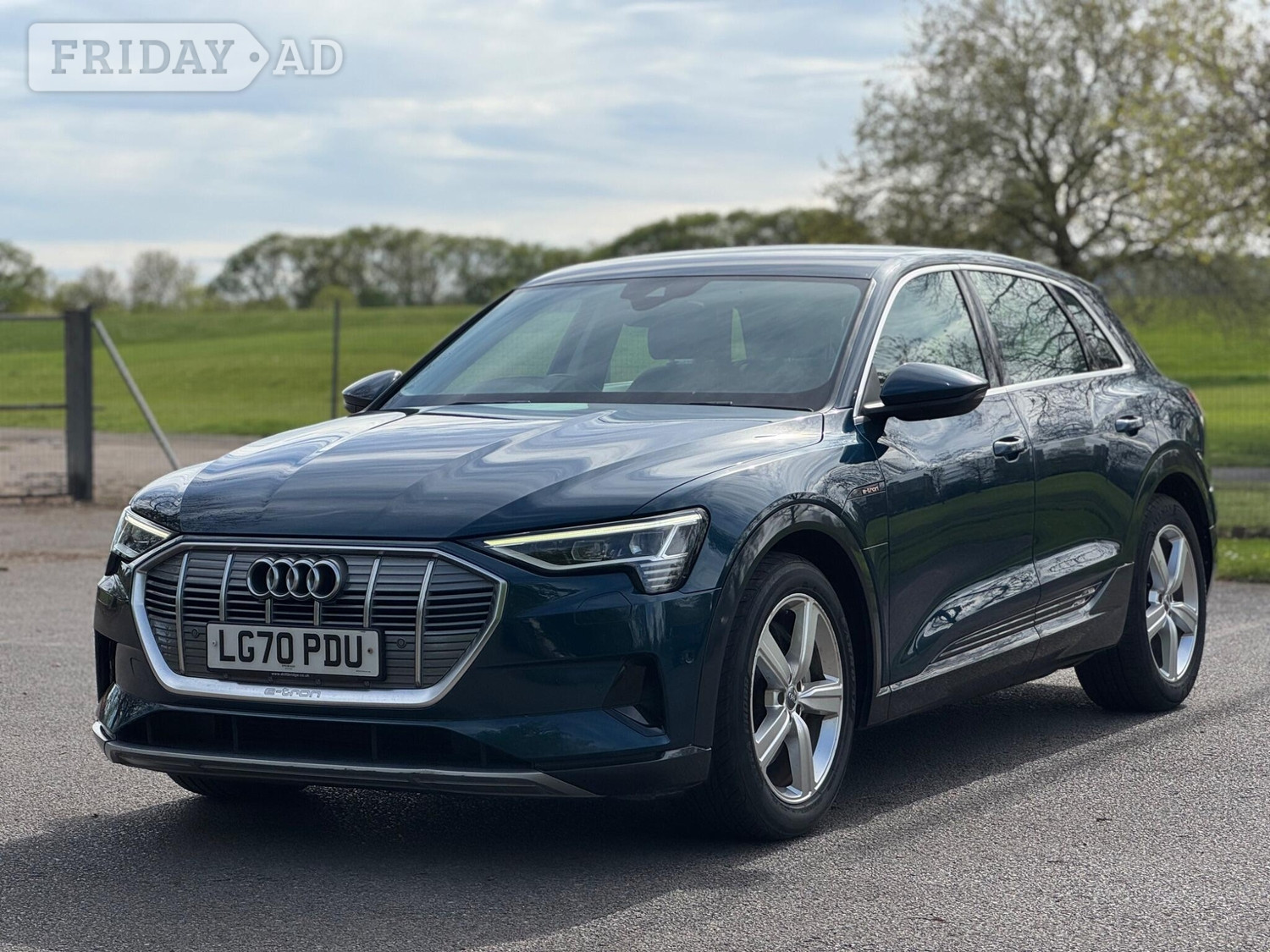 [ berth ]Audi e-tron
