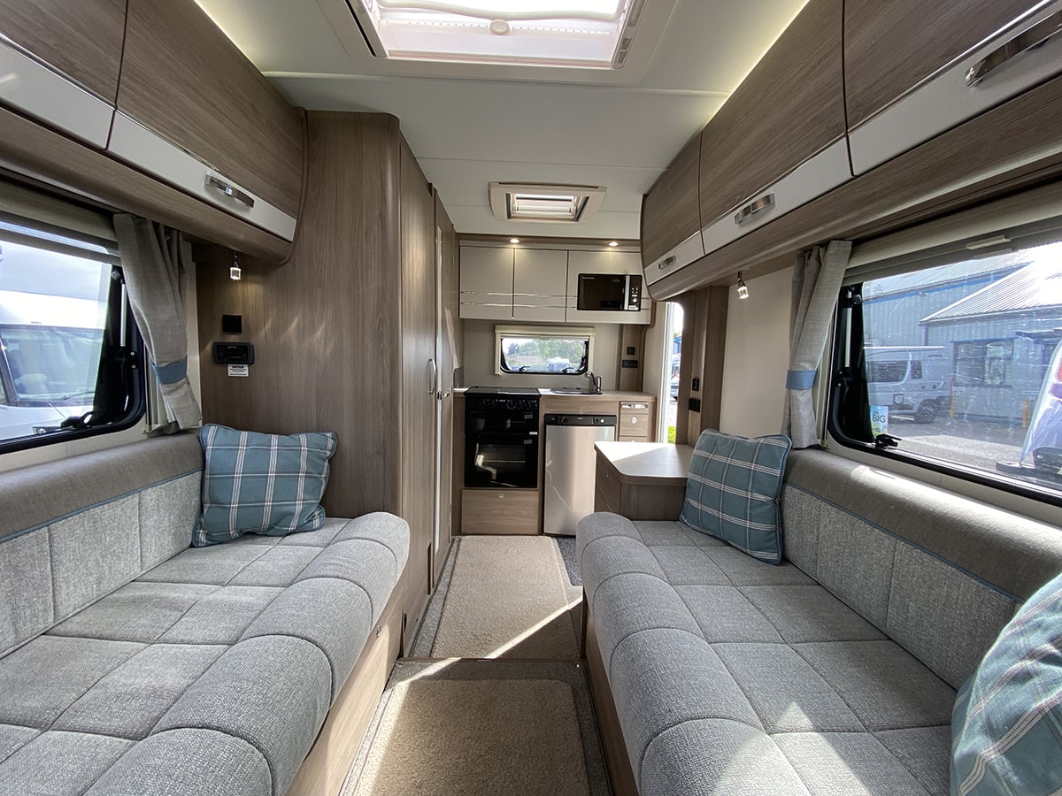 [2 berth ]Compass Avantgarde 115