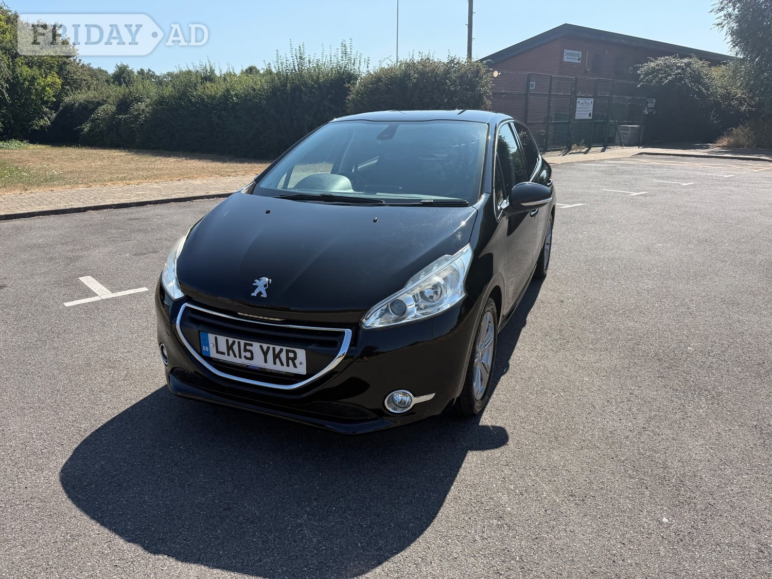 Peugeot 208 2015 - Cars in Portsmouth