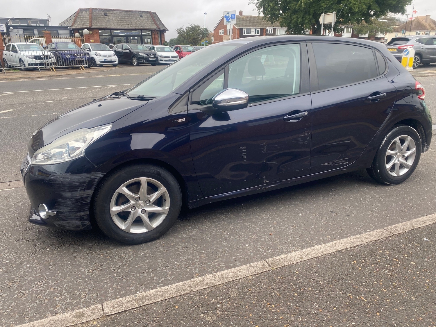 [ berth ]Peugeot 208