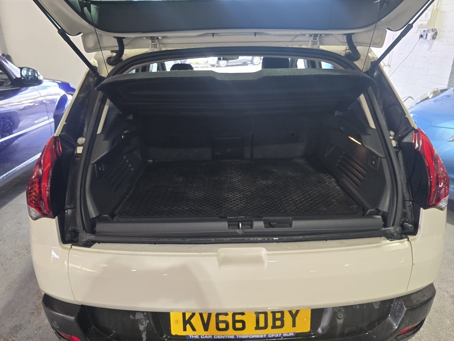 Peugeot 3008 2016 - Cars