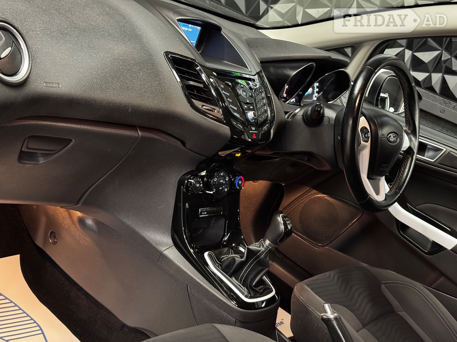 Ford Fiesta 2016 - Cars