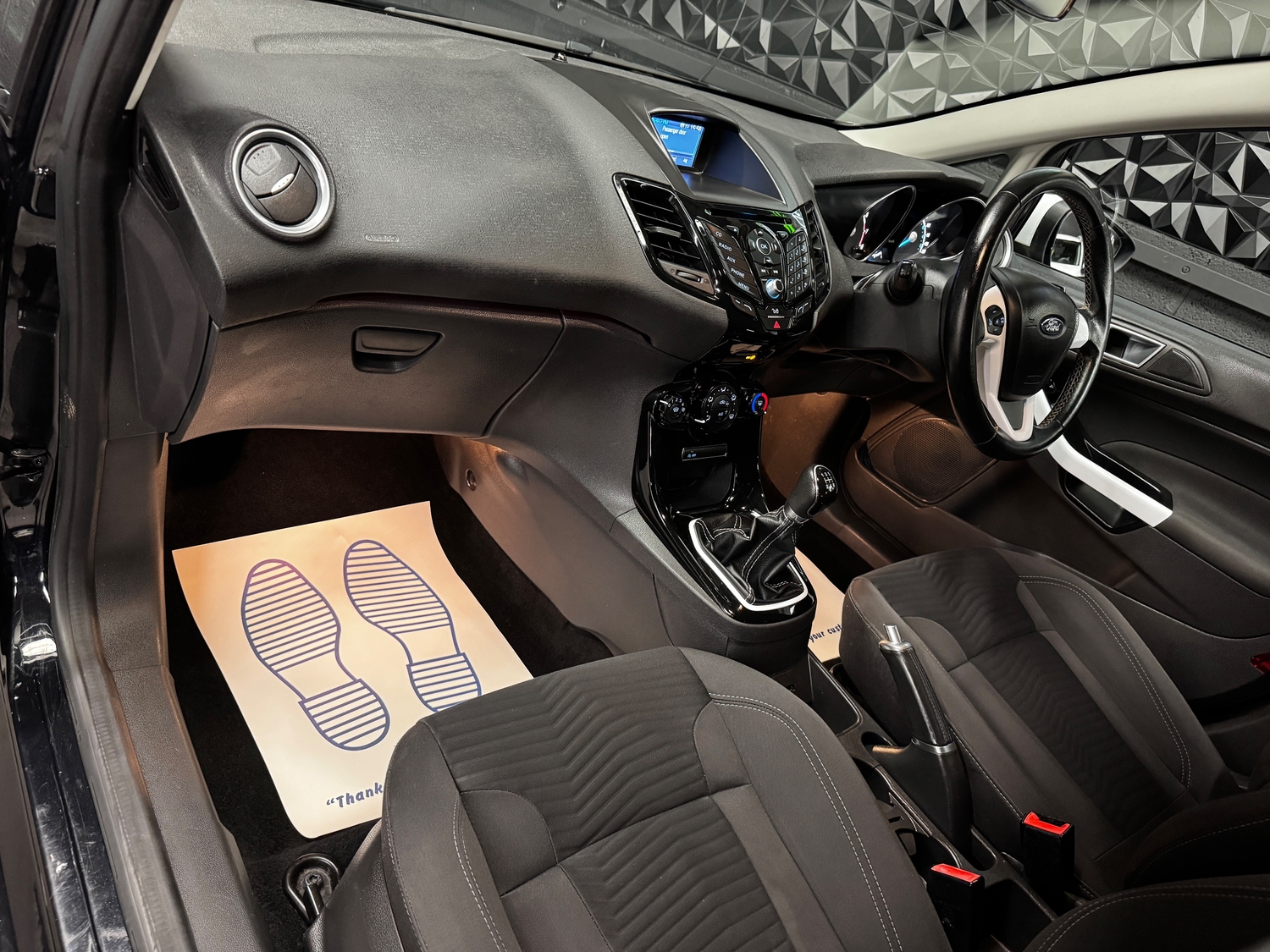 [ berth ]Ford Fiesta
