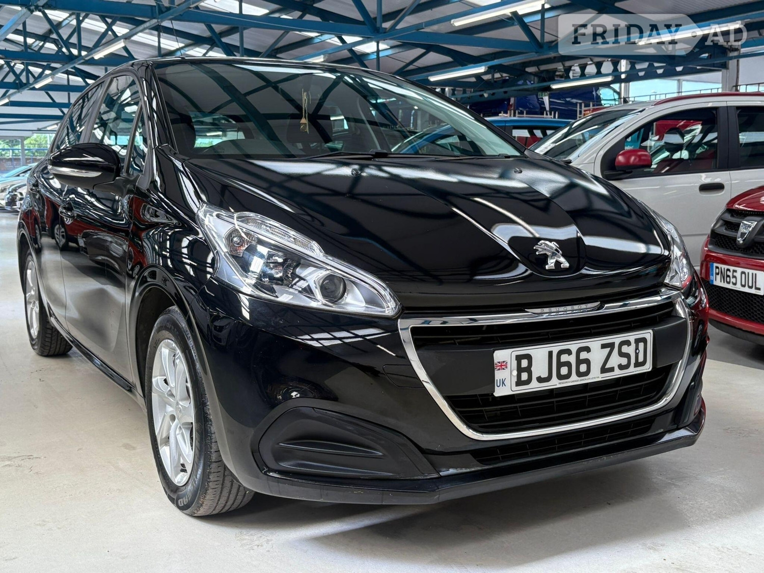[ berth ]Peugeot 208