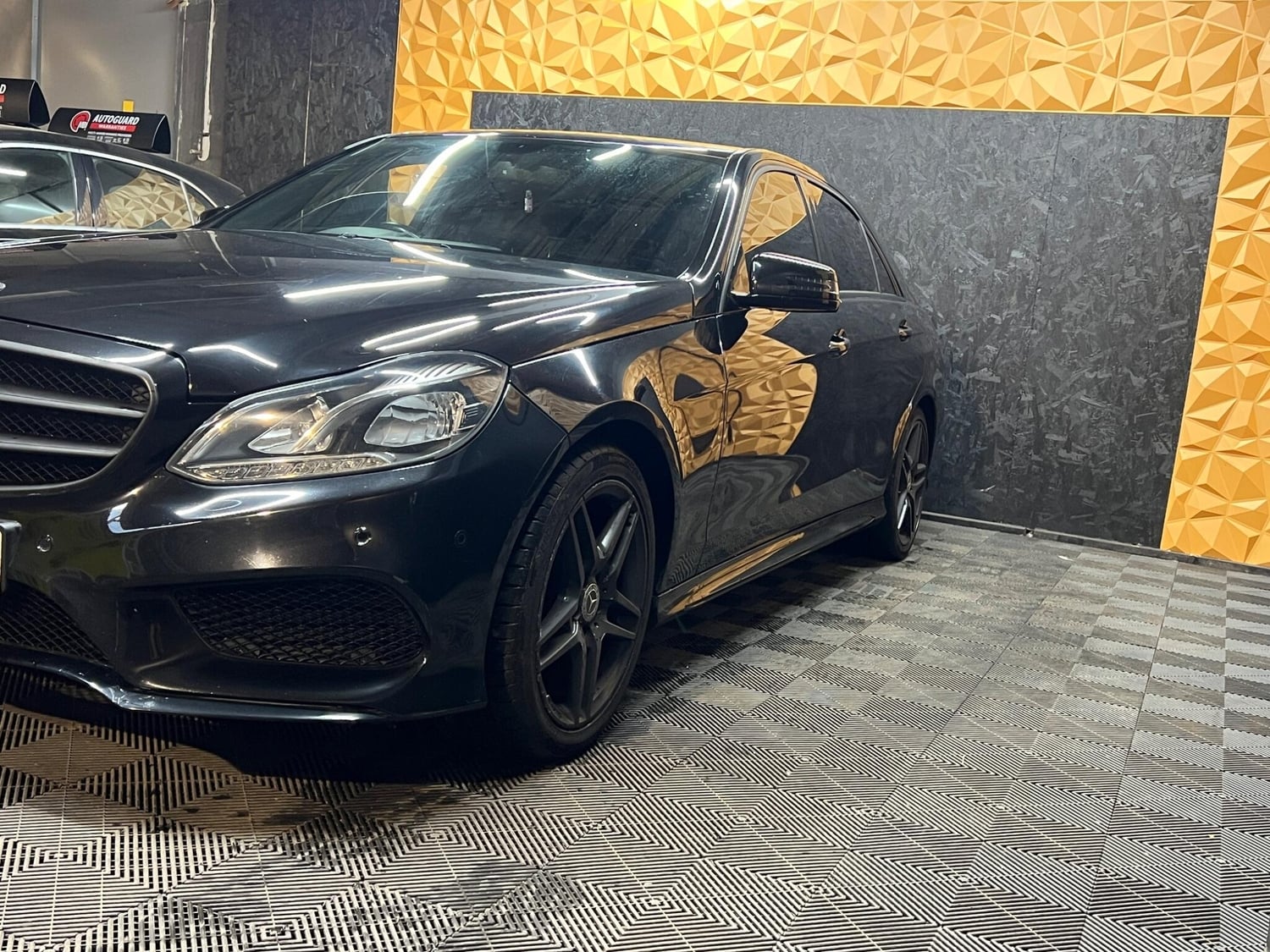 [ berth ]Mercedes-Benz E Class