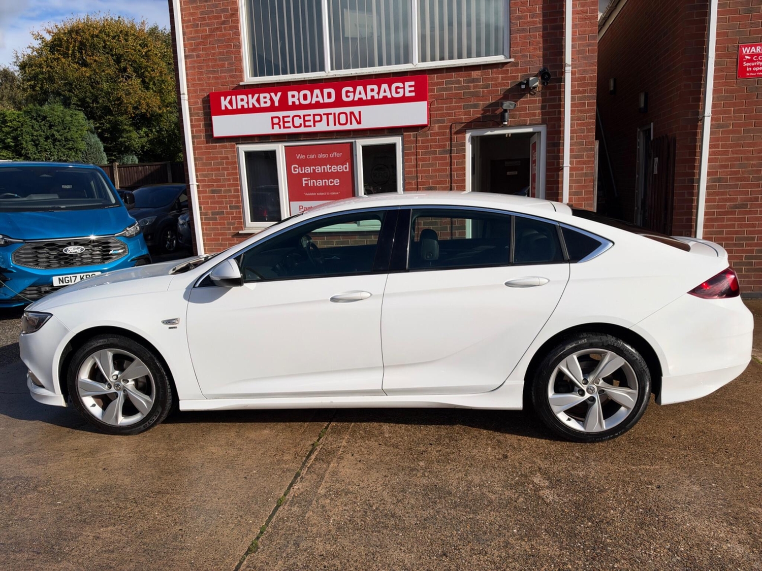 Vauxhall Insignia 2019 - Cars