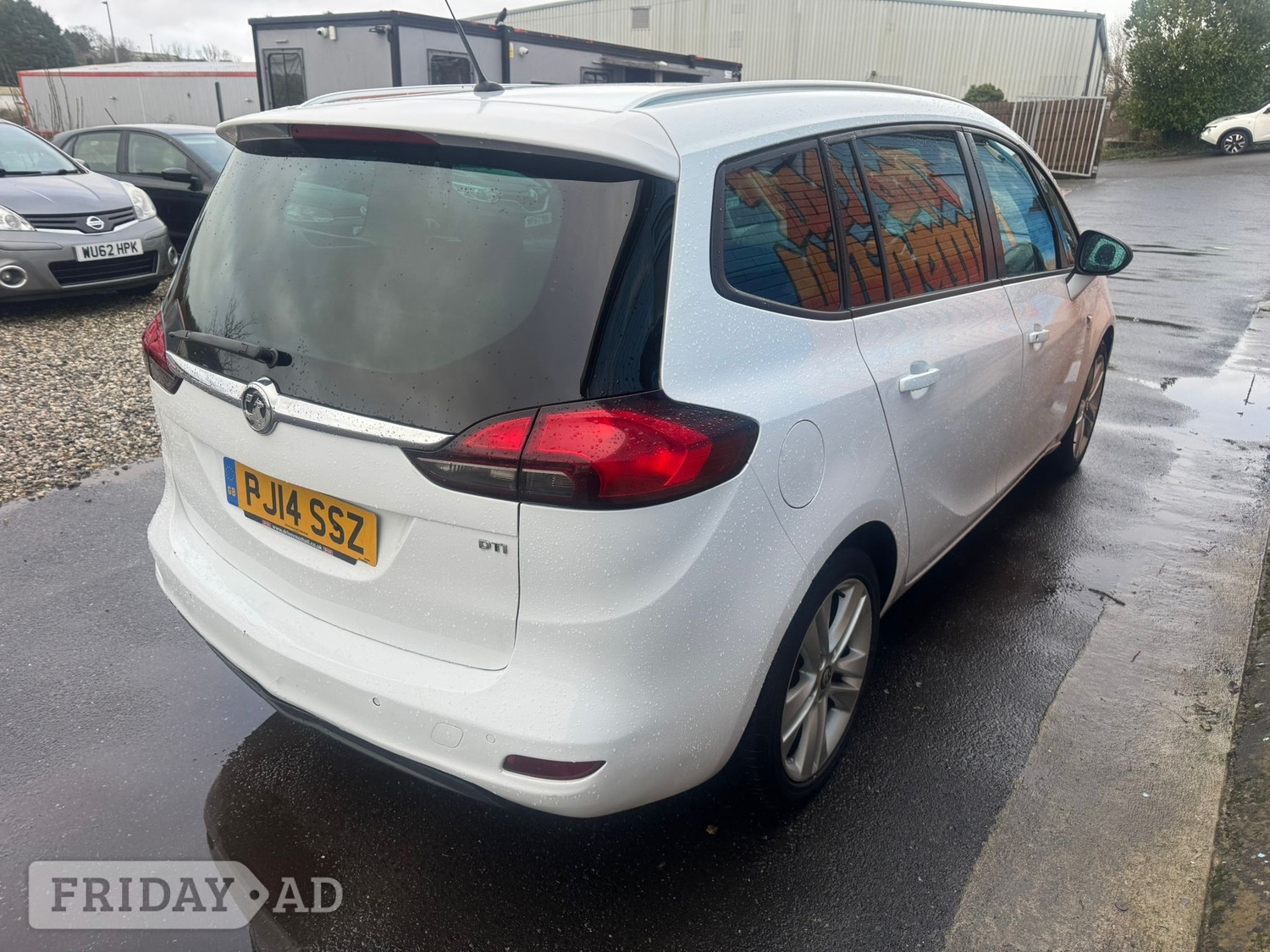 [ berth ]Vauxhall Zafira Tourer