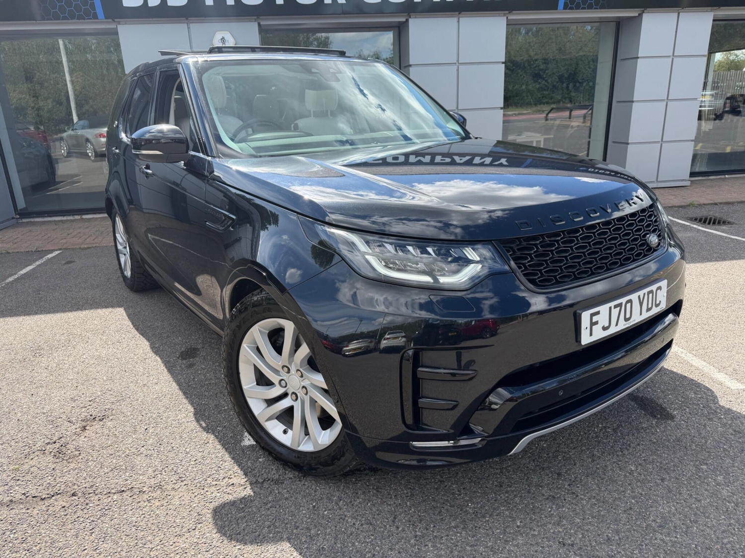 [ berth ]Land Rover Discovery