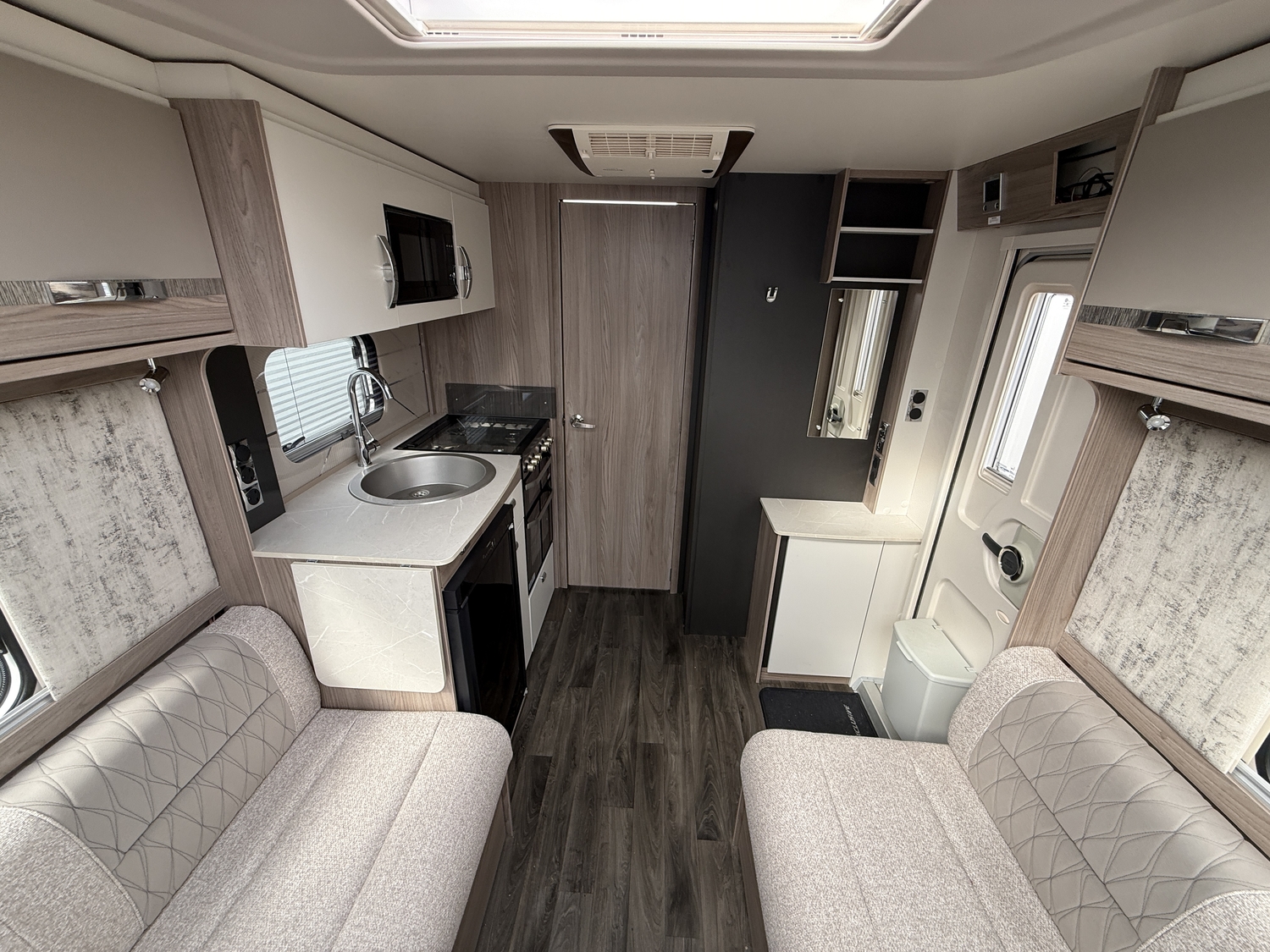 Swift Challenger Exclusive 560 2024 - Motorhomes & Caravans in Nottingham