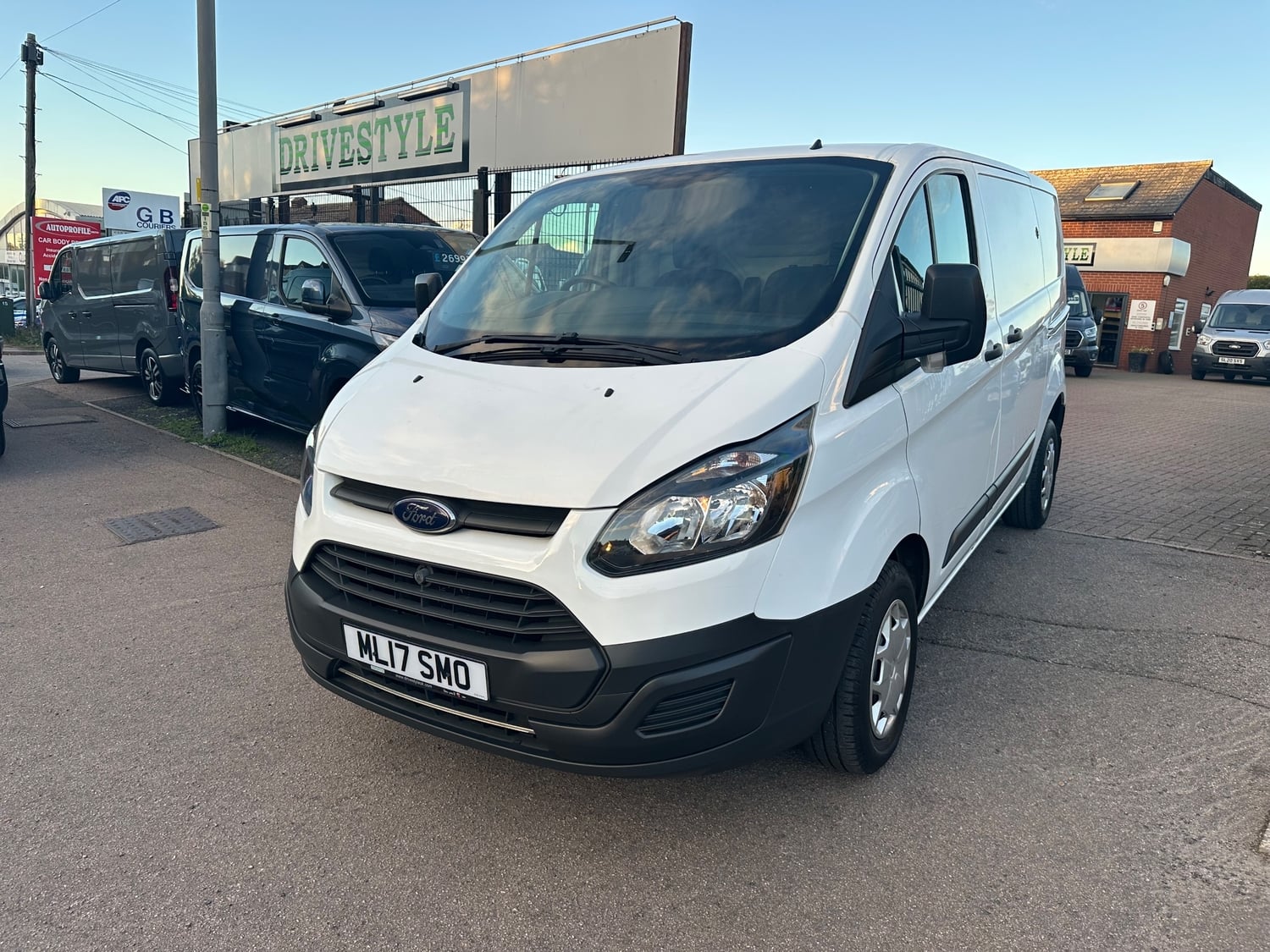[ berth ]Ford Transit Custom