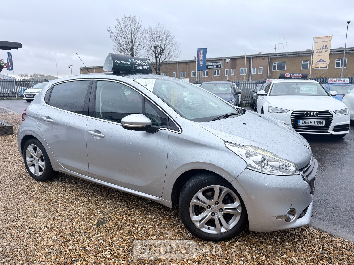 Peugeot 208 2013 in Cardiff