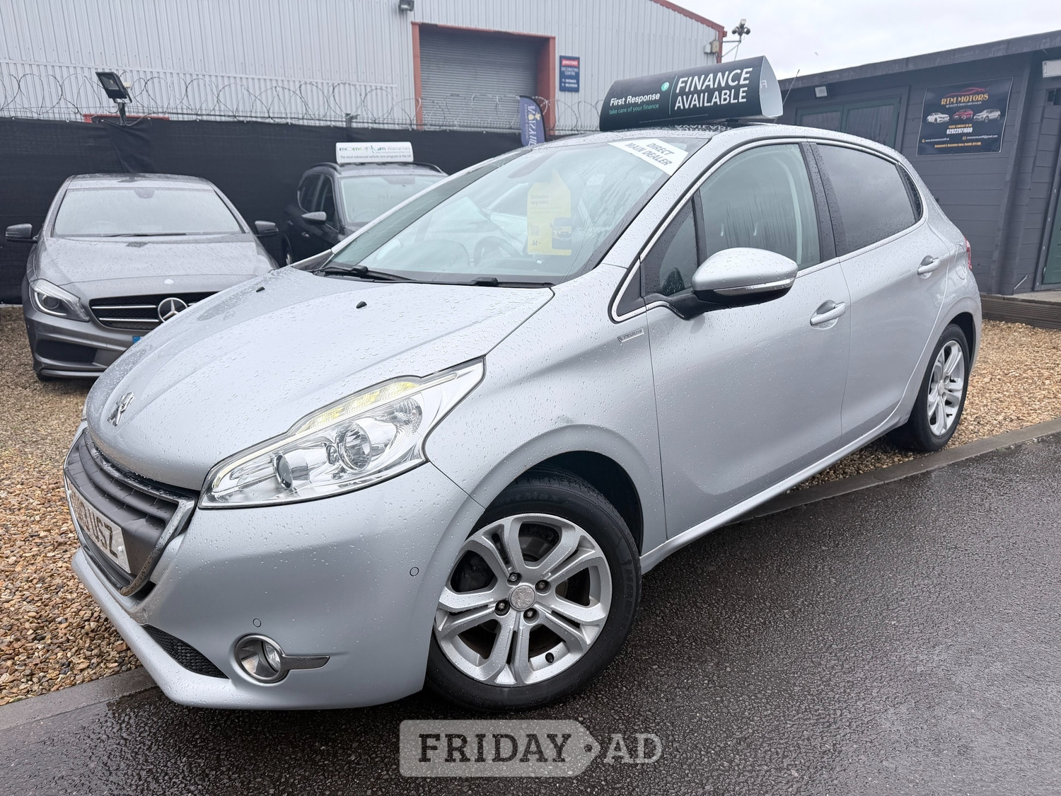 [ berth ]Peugeot 208