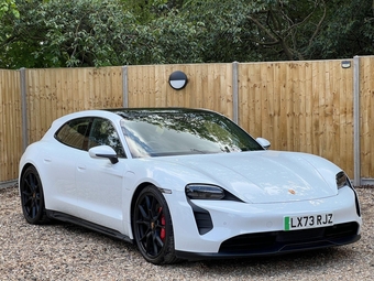 Porsche Taycan 2023
