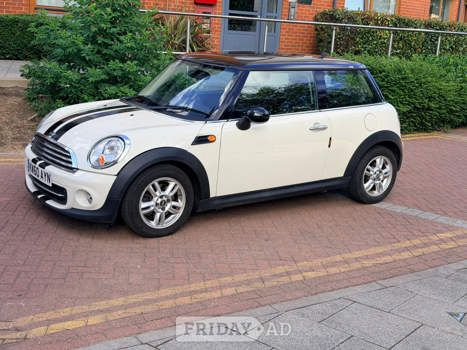 Mini Hatch 2010 - Cars in Wembley
