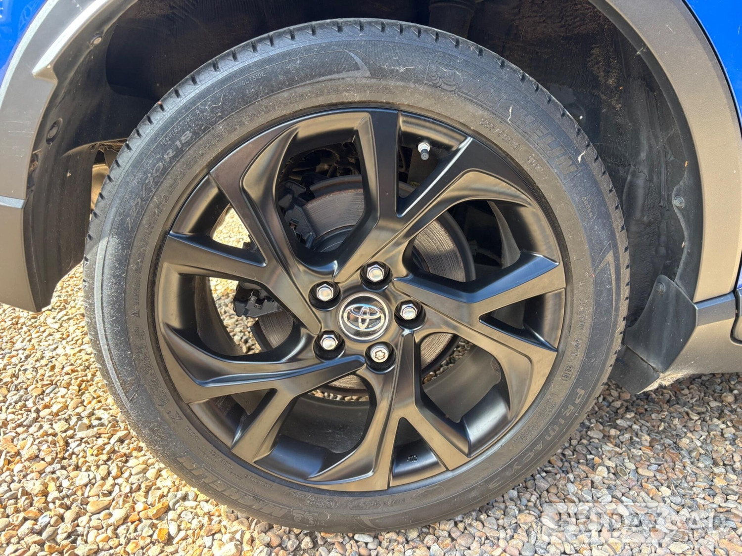 Toyota C-HR 2018 - Cars in Staines