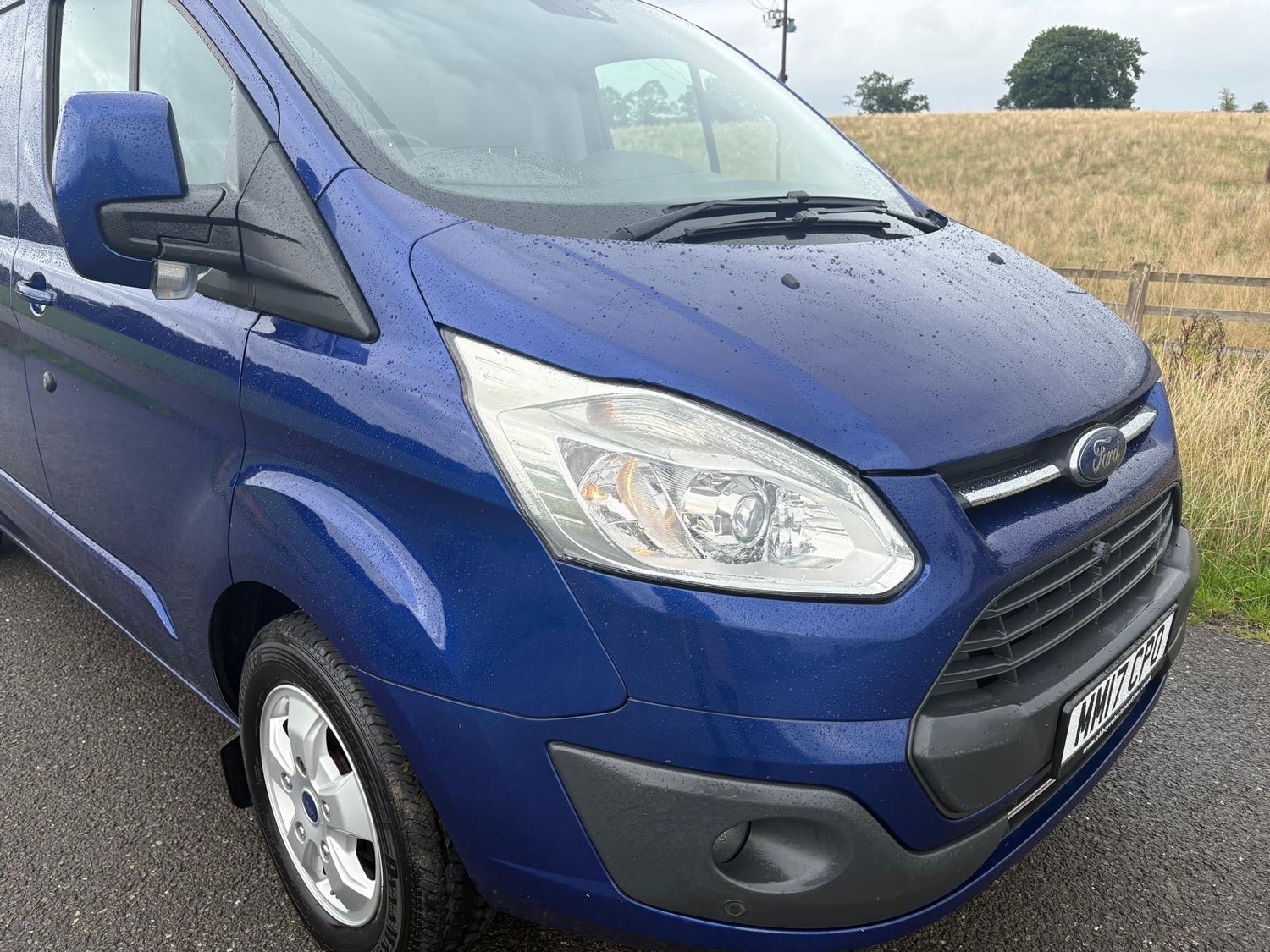 [ berth ]Ford Transit Custom