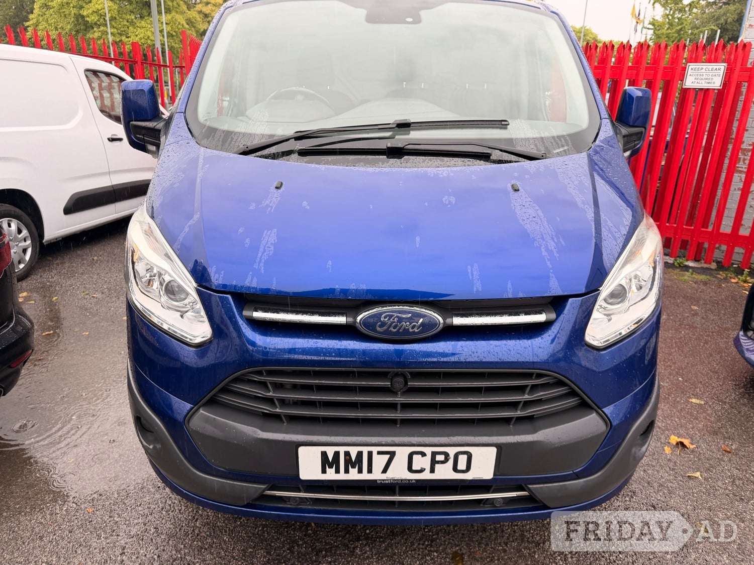 [ berth ]Ford Transit Custom