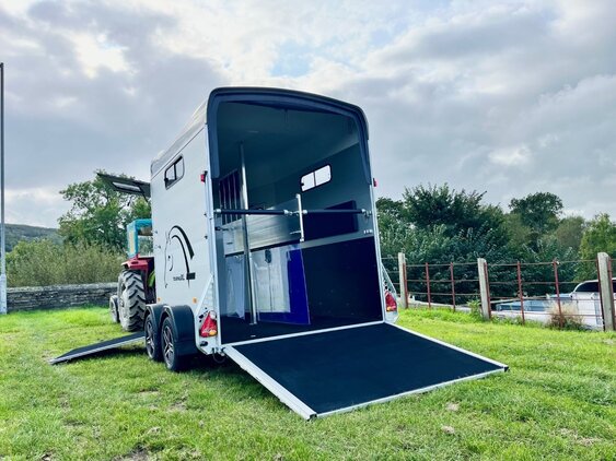 [ berth ]Cheval Liberte Touring XL Saddle Room