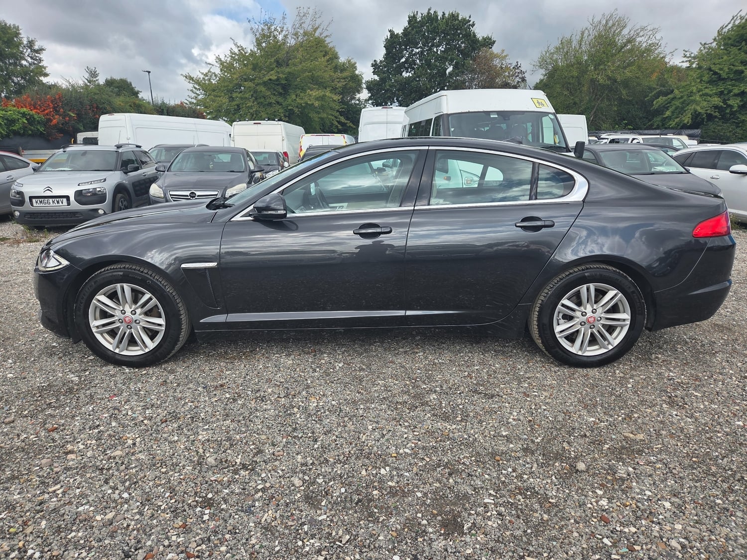 Jaguar XF 2015 - Cars