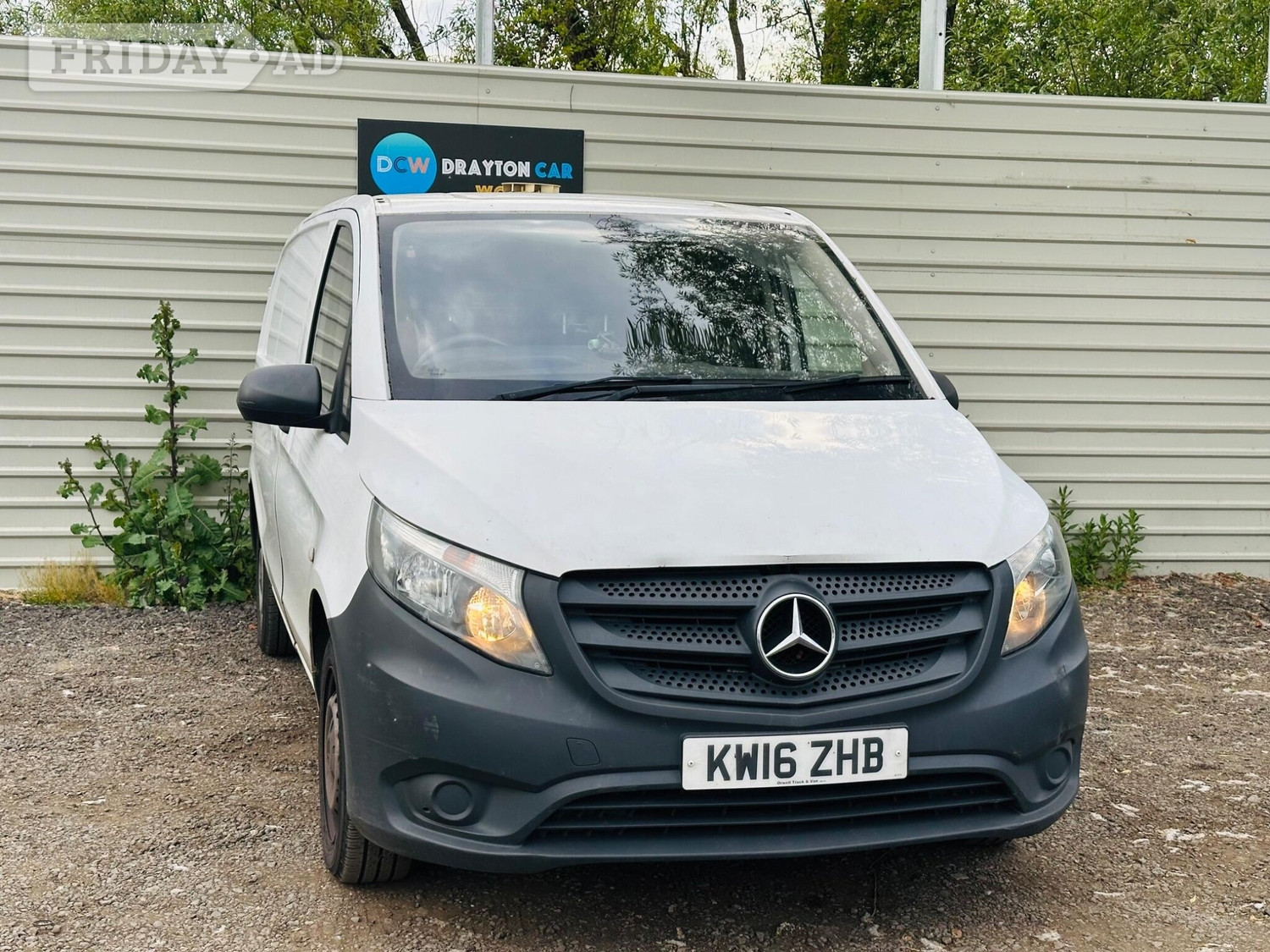 Mercedes-Benz Vito 2016 in Hillingdon