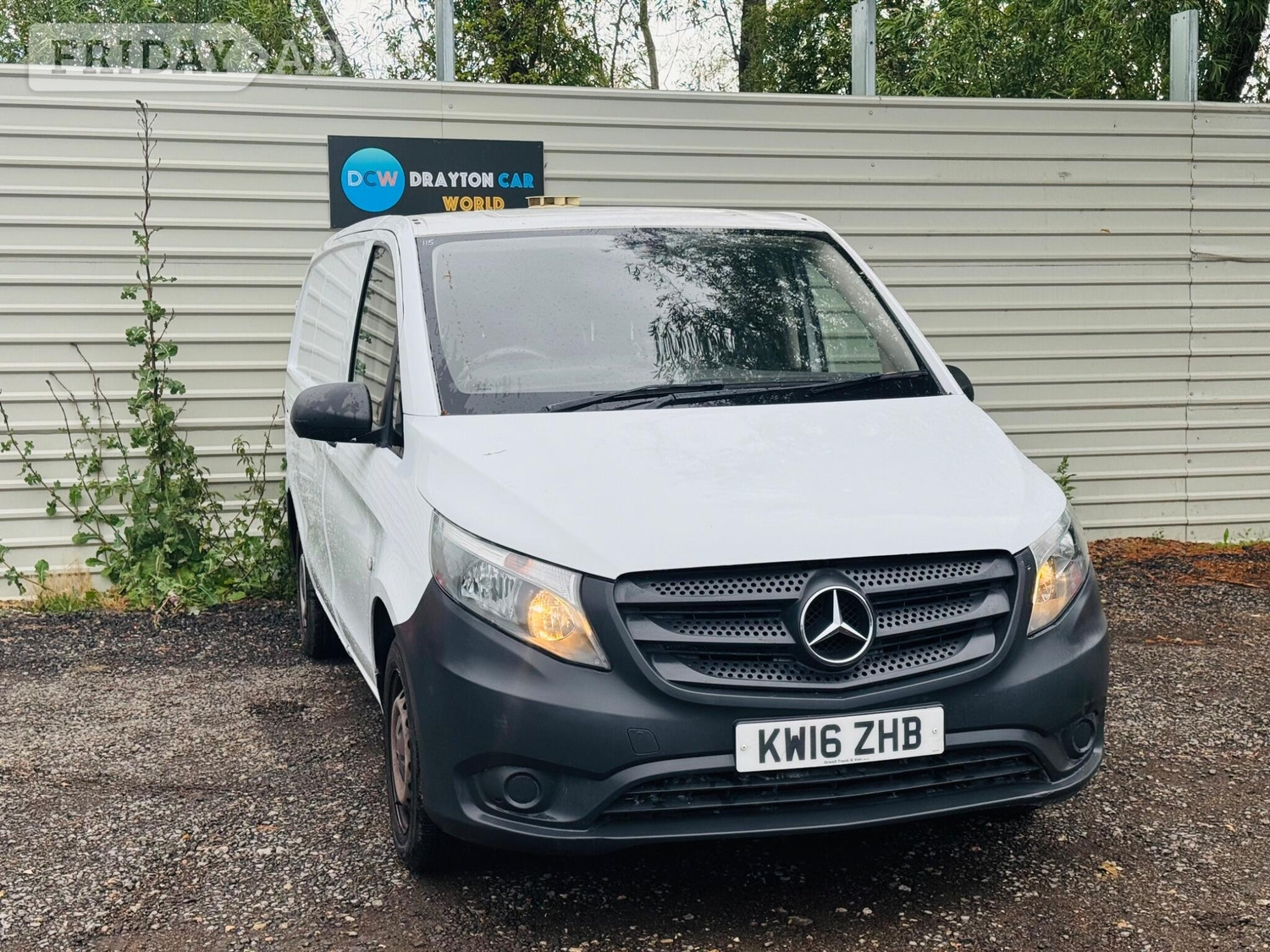 Mercedes-Benz Vito 2016 in Hillingdon