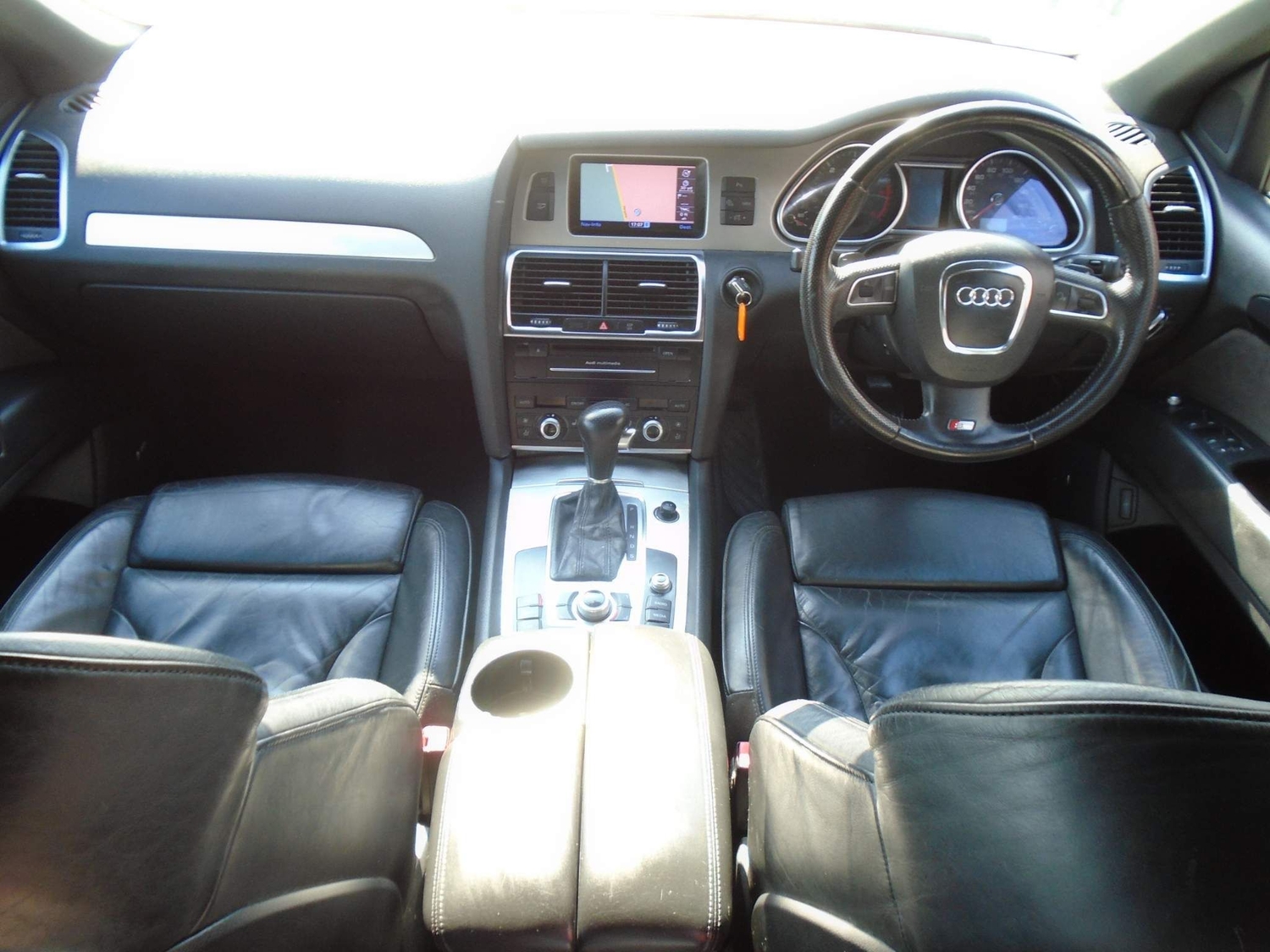 [ berth ]Audi Q7