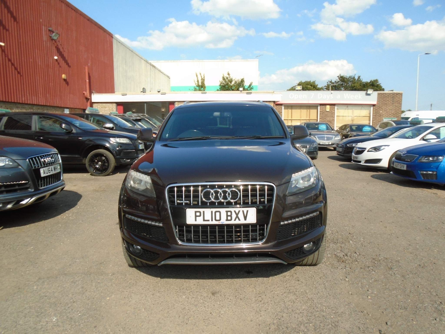Audi Q7 2010 - Cars
