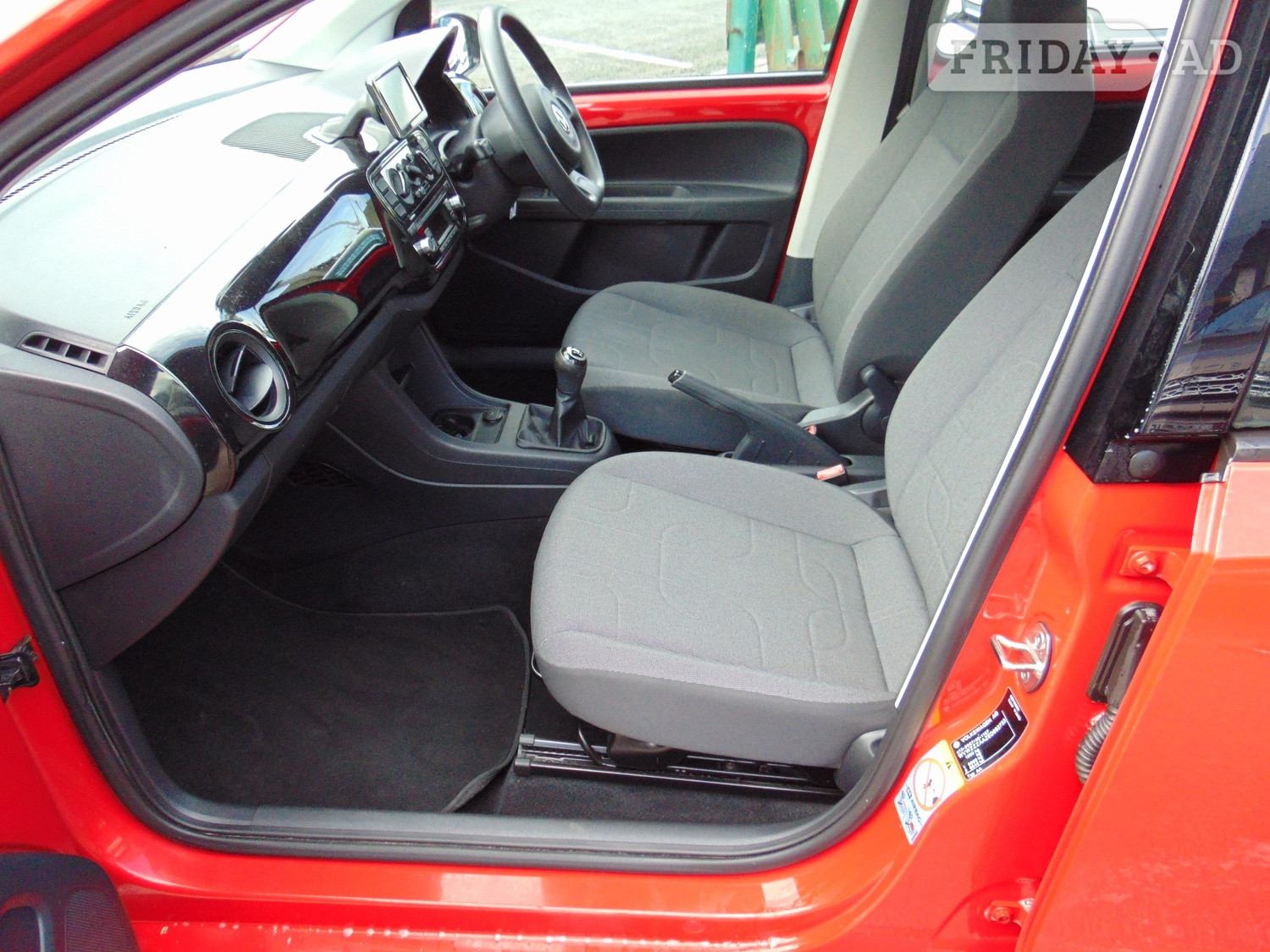 Volkswagen UP! 2014 - Cars