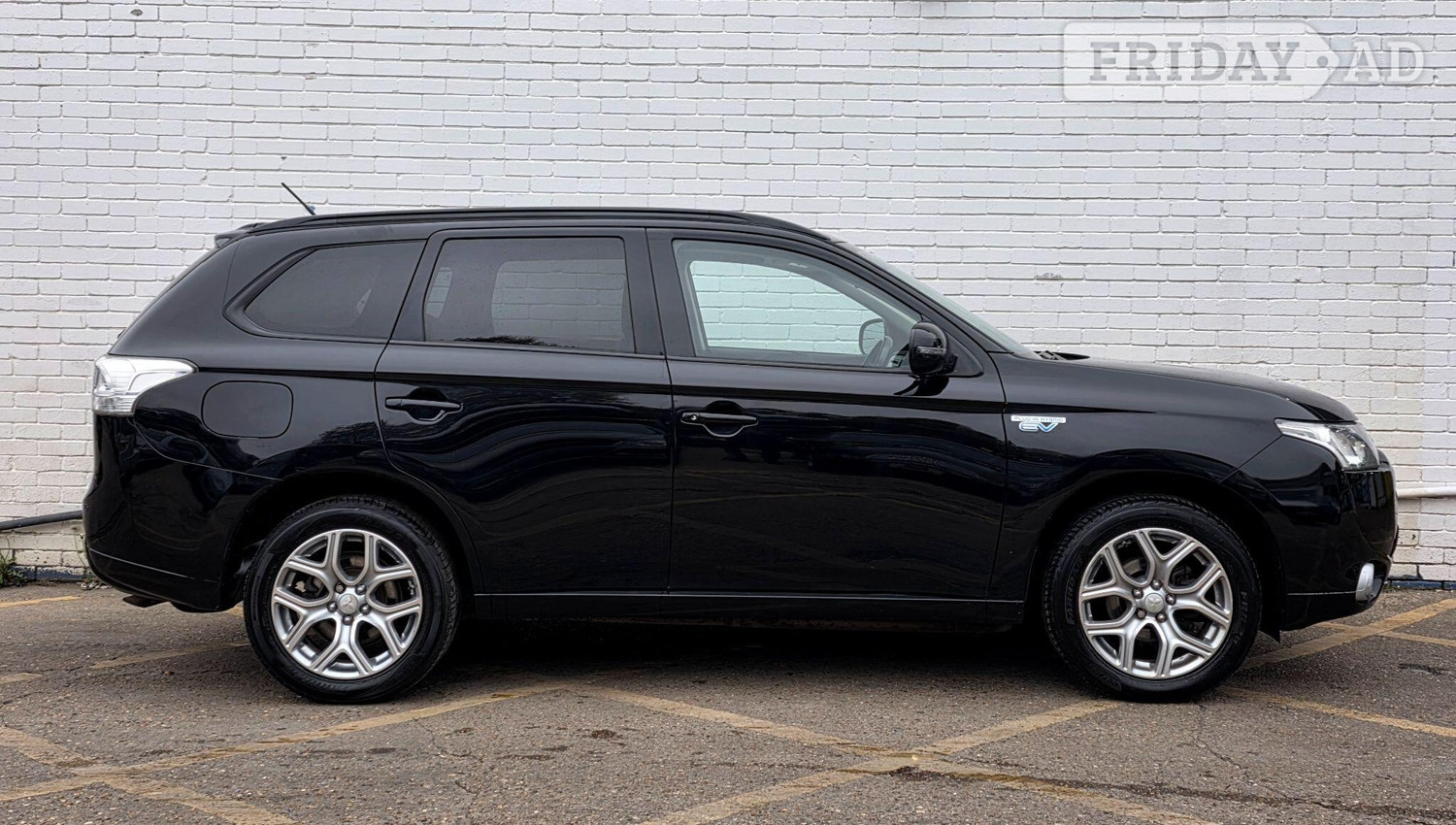 Mitsubishi Outlander 2015 - Cars in Ashford