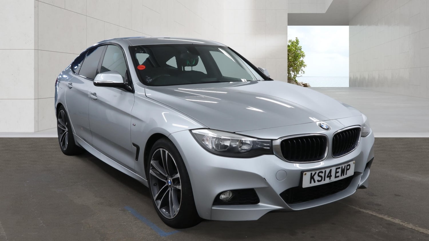BMW 3 Series Gran Turismo 2014 in Hillingdon
