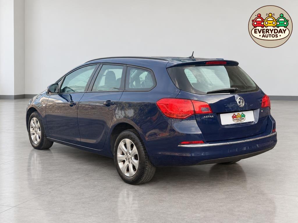Vauxhall Astra 2014 - Cars