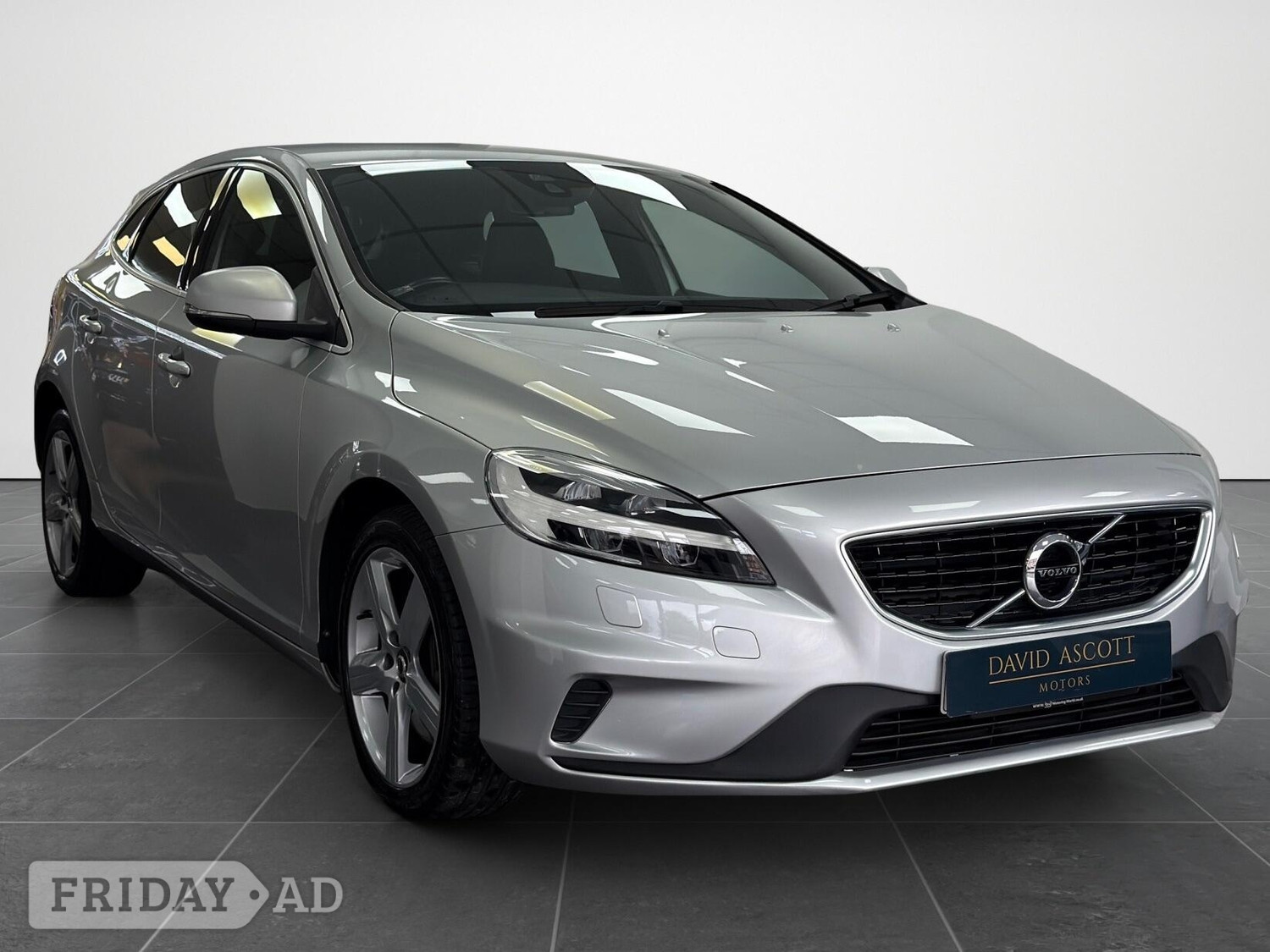 Volvo V40 2018 - Cars